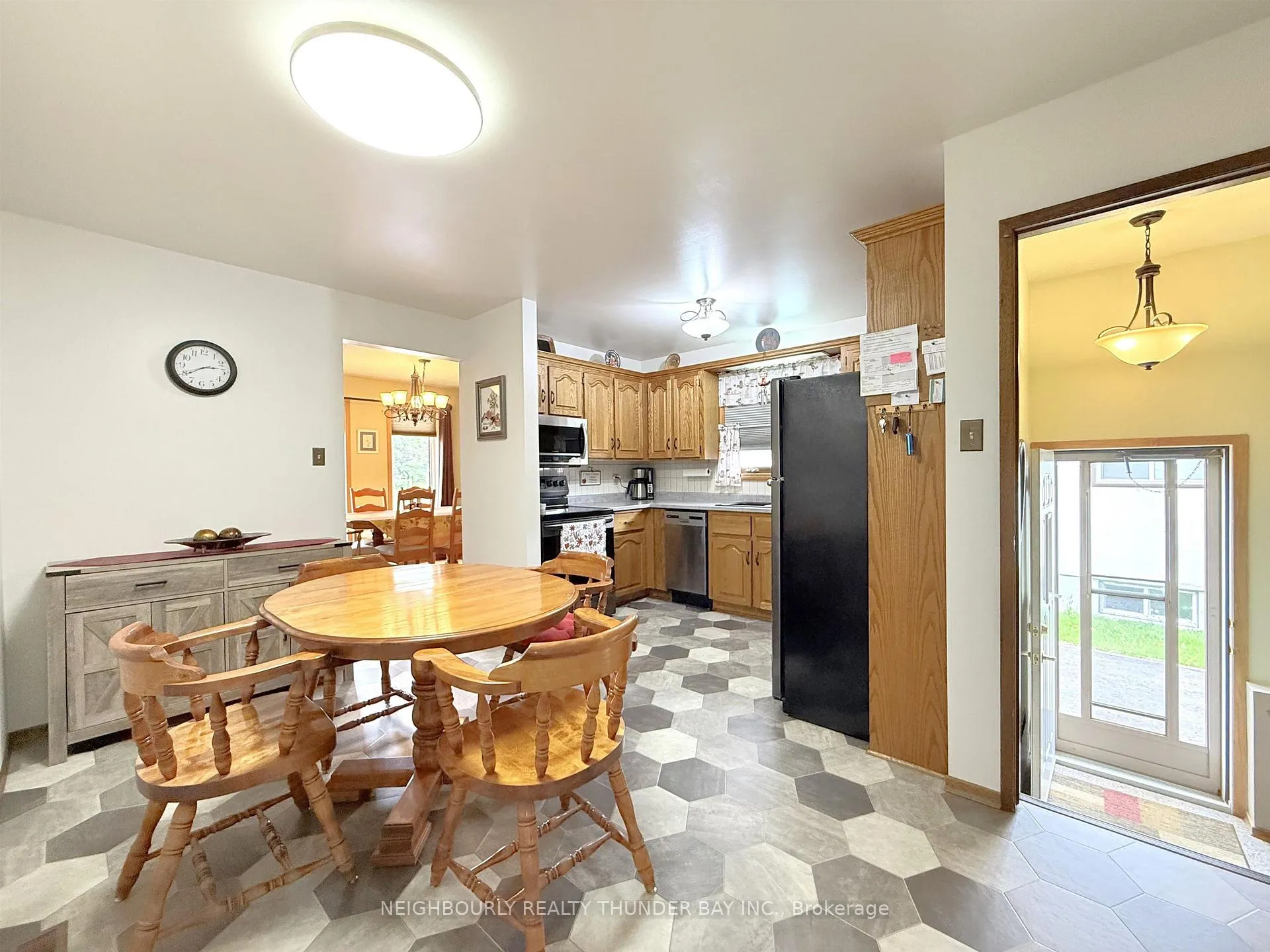 Photo 8 of 107 Pioneer Drive, Thunder Bay, John Street North — HOMEH