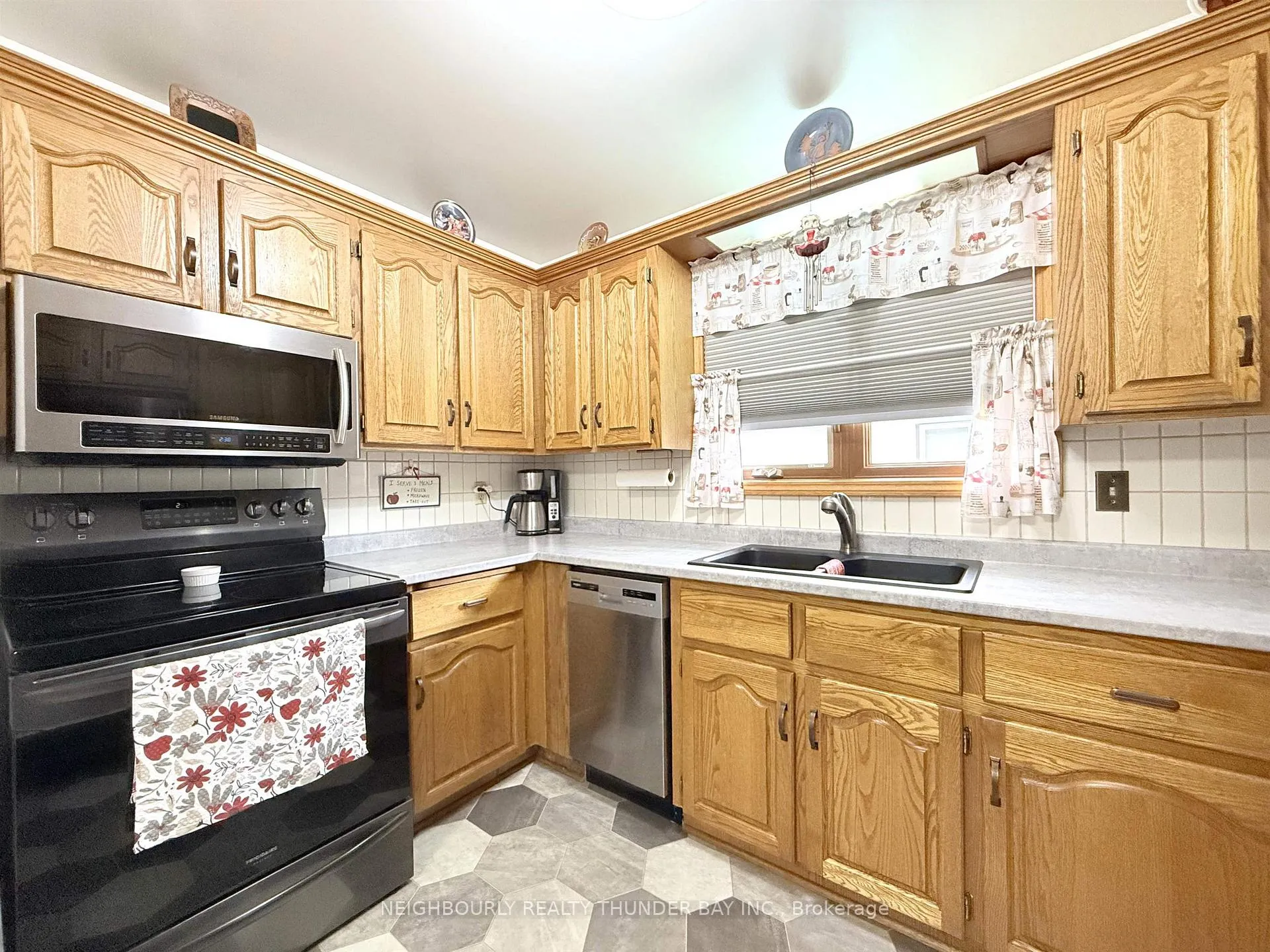 Photo 9 of 107 Pioneer Drive, Thunder Bay, John Street North — HOMEH