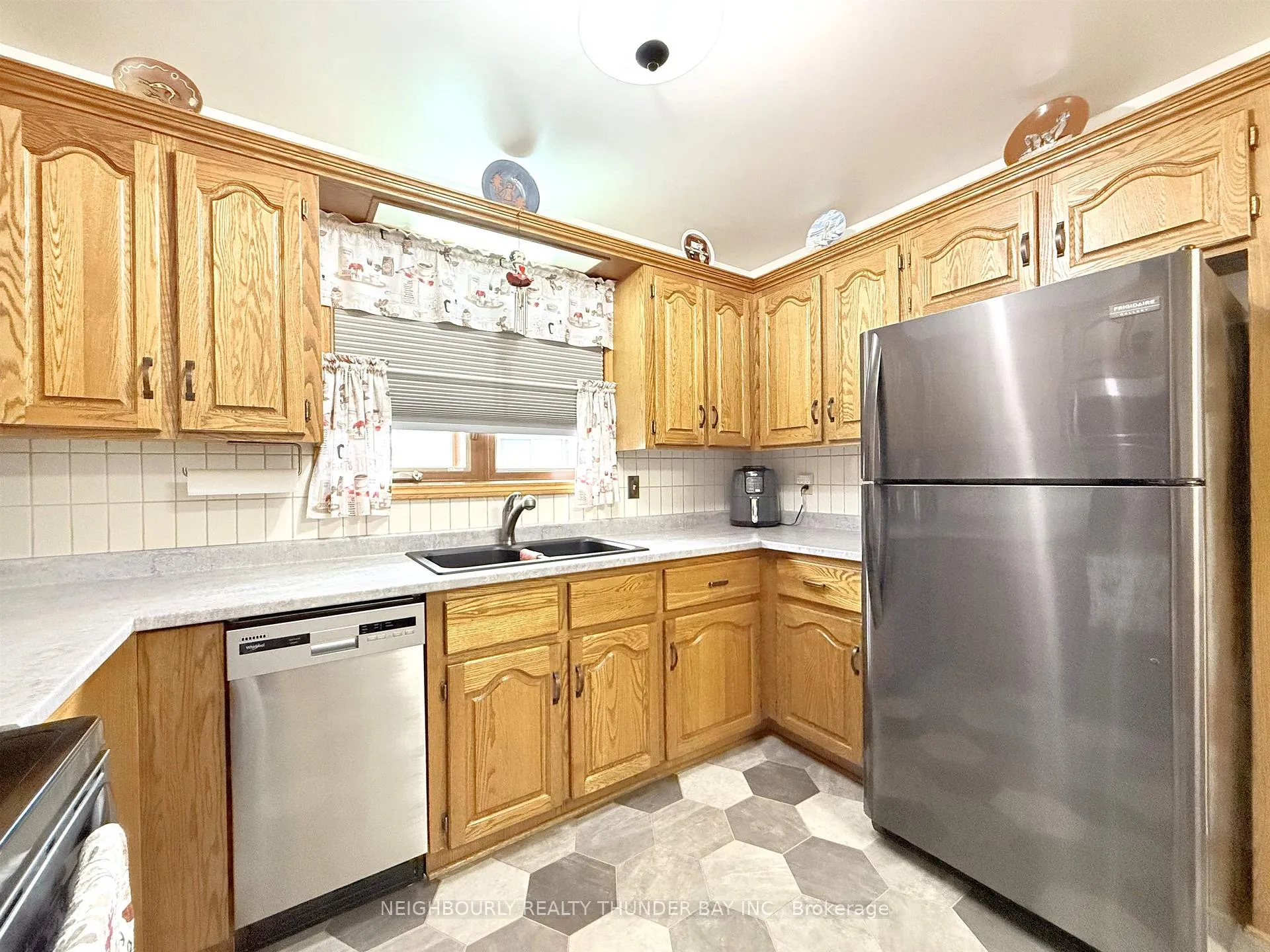 Photo 10 of 107 Pioneer Drive, Thunder Bay, John Street North — HOMEH
