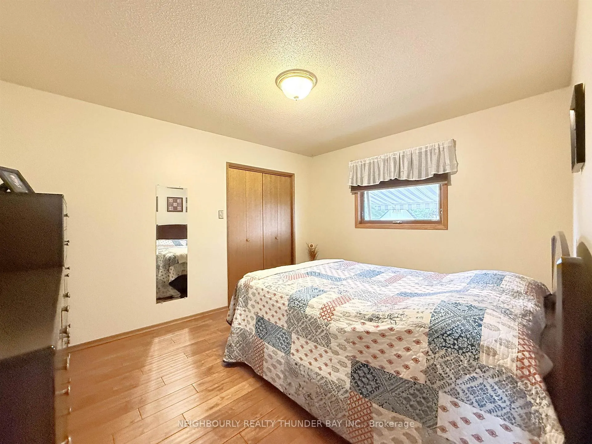 Photo 12 of 107 Pioneer Drive, Thunder Bay, John Street North — HOMEH