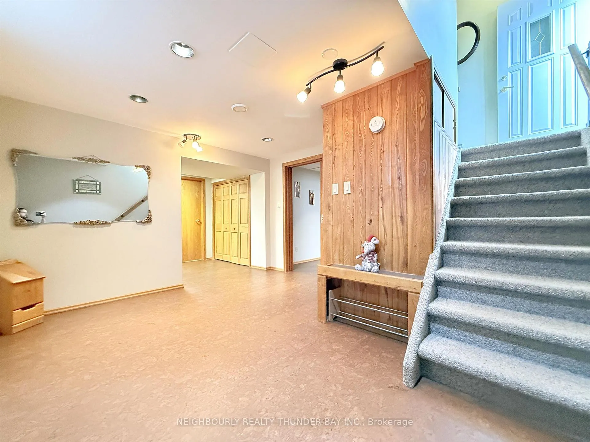 Photo 19 of 107 Pioneer Drive, Thunder Bay, John Street North — HOMEH