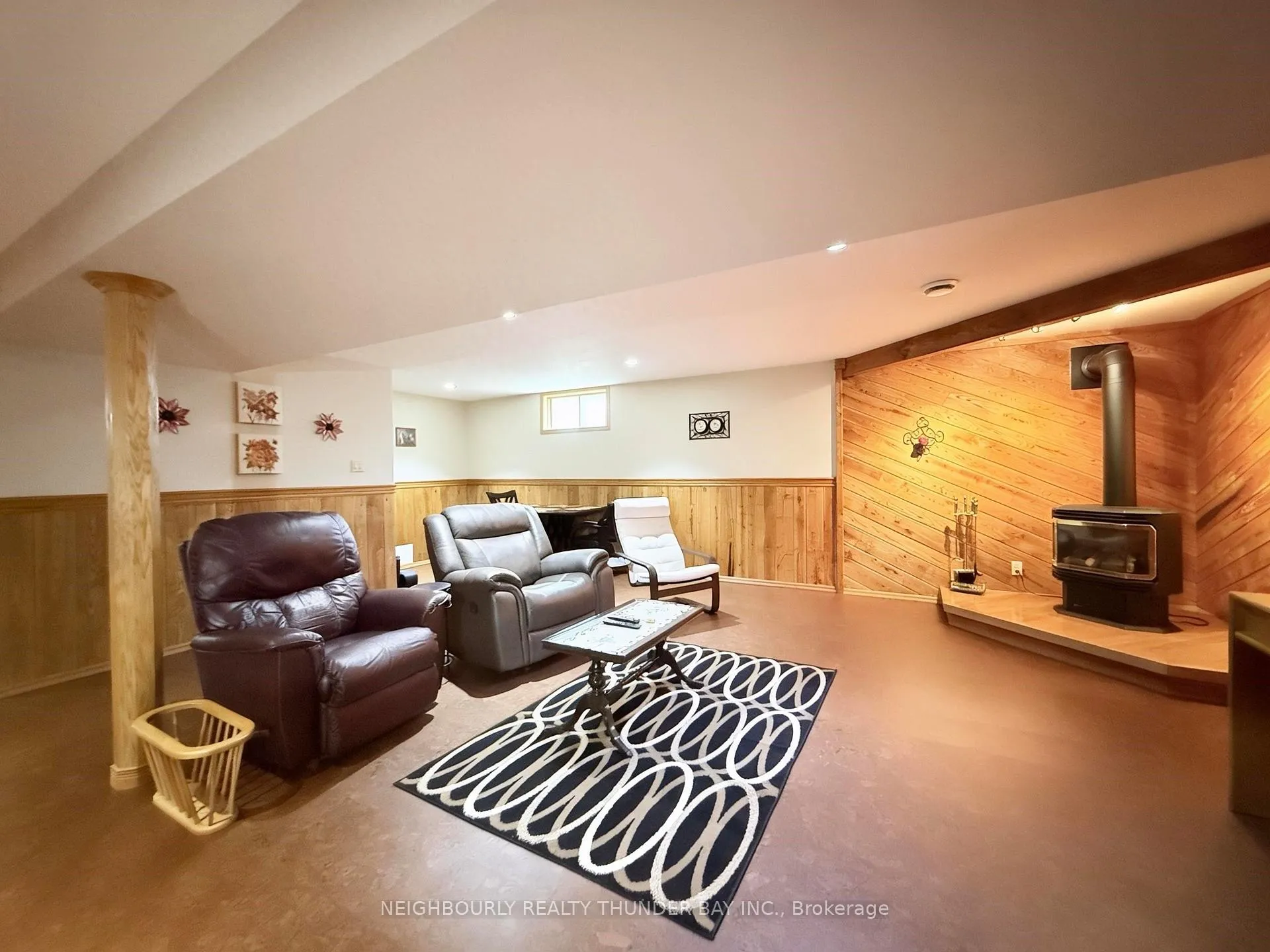 Photo 20 of 107 Pioneer Drive, Thunder Bay, John Street North — HOMEH