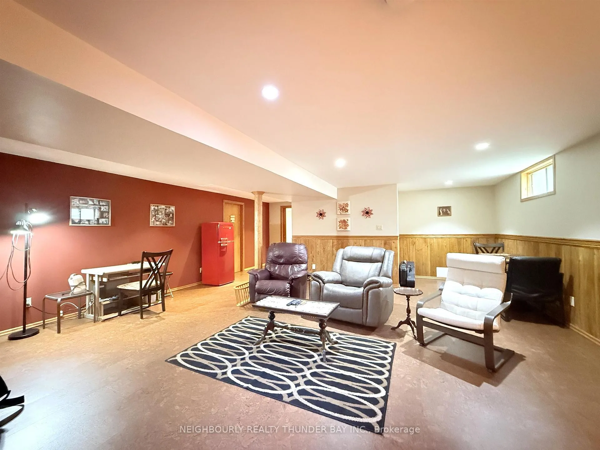 Photo 22 of 107 Pioneer Drive, Thunder Bay, John Street North — HOMEH