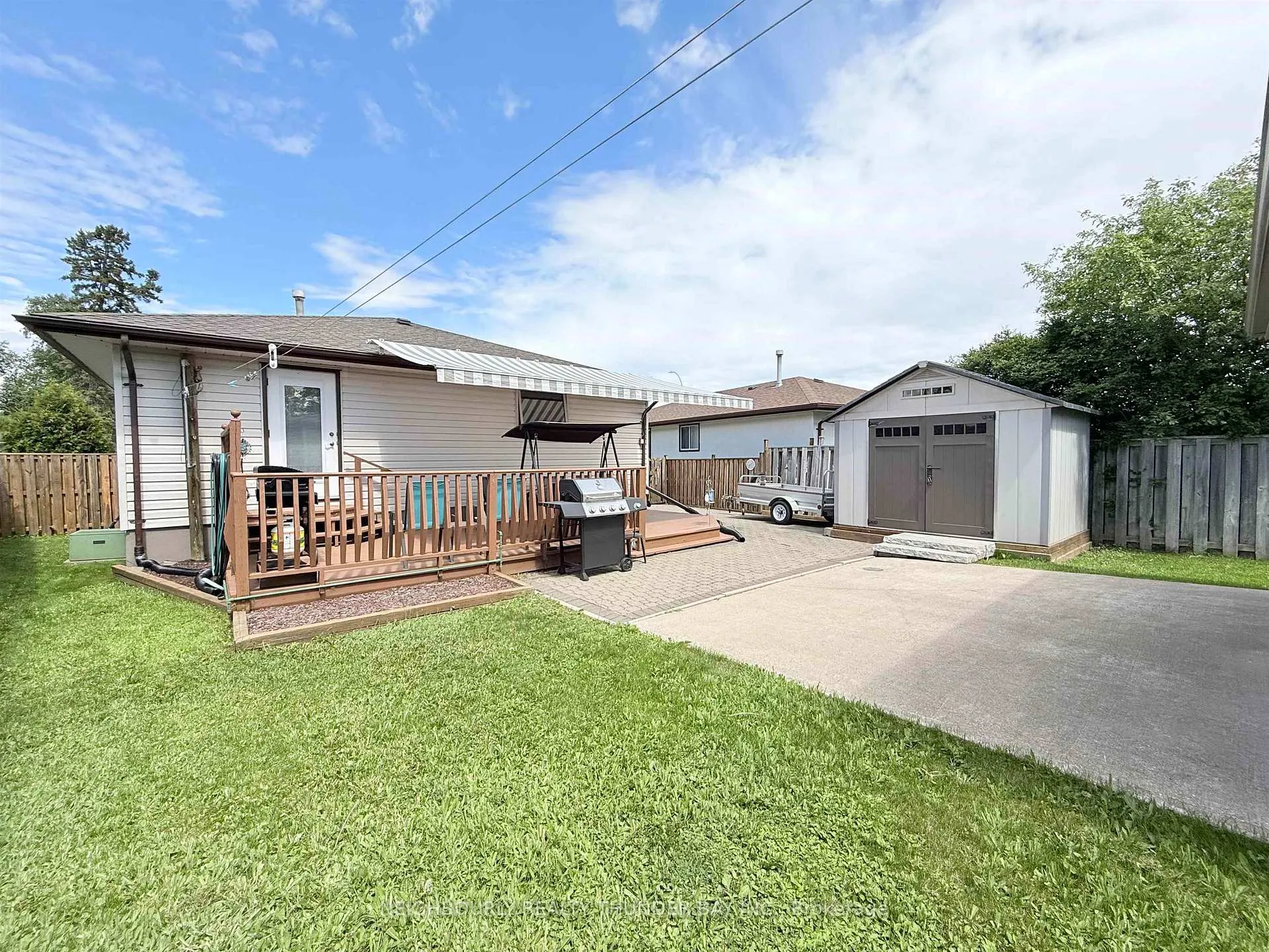 Photo 31 of 107 Pioneer Drive, Thunder Bay, John Street North — HOMEH