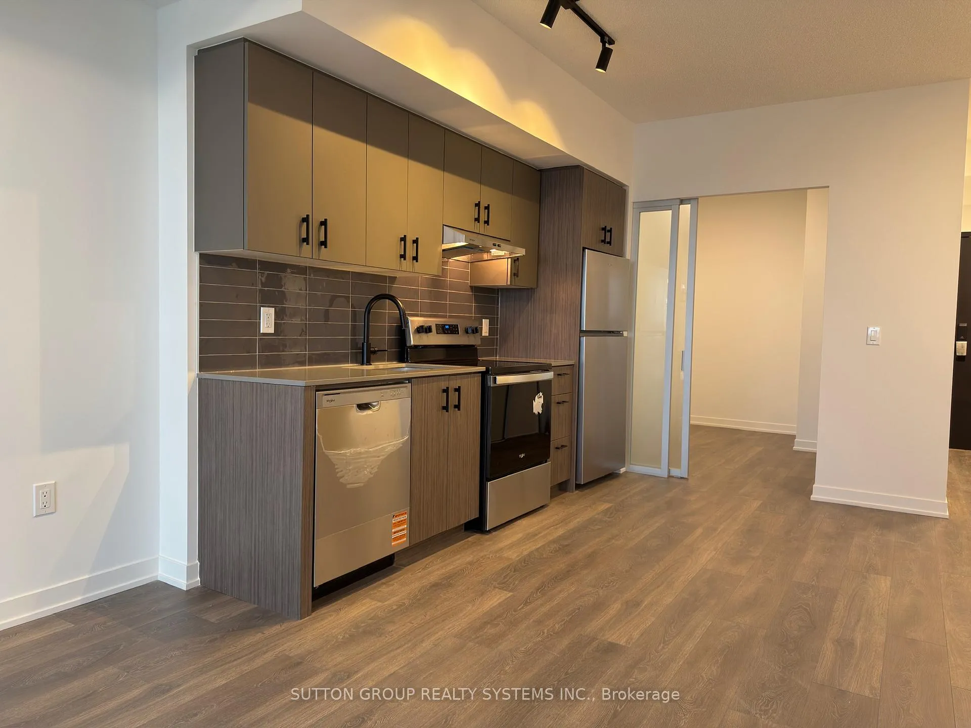 Photo 11 of Unit C1104, 4878 Powers Common, Burlington, Alton — HOMEH