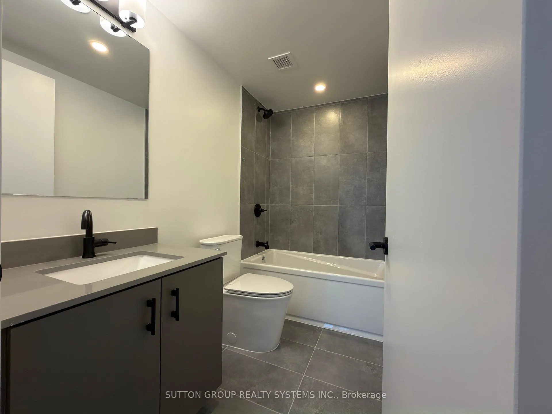 Photo 16 of Unit C1104, 4878 Powers Common, Burlington, Alton — HOMEH