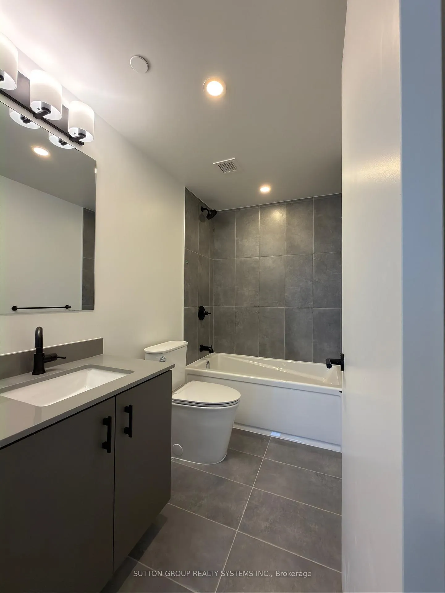 Photo 17 of Unit C1104, 4878 Powers Common, Burlington, Alton — HOMEH