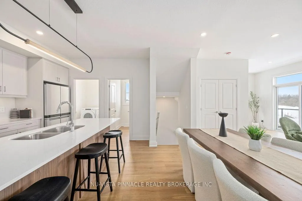 Photo 5 of 2594 Sheffield Boulevard, London, South U — HOMEH