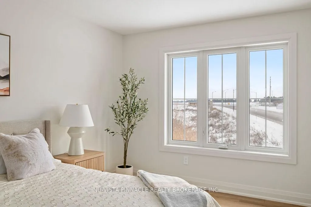 Photo 20 of 2594 Sheffield Boulevard, London, South U — HOMEH