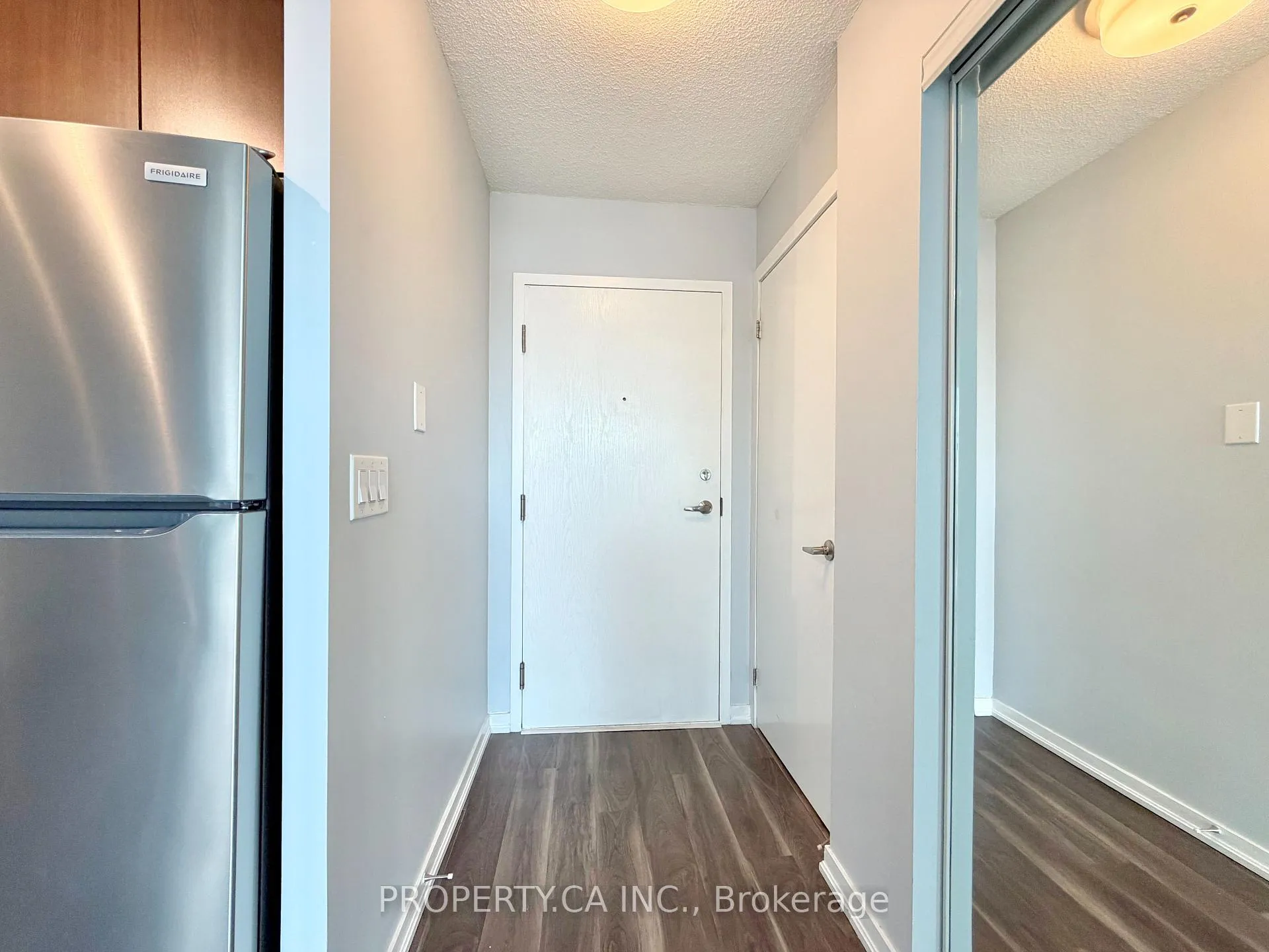 Photo 3 of Unit 1209, 38 Joe Shuster Way, Toronto, South Parkdale — HOMEH