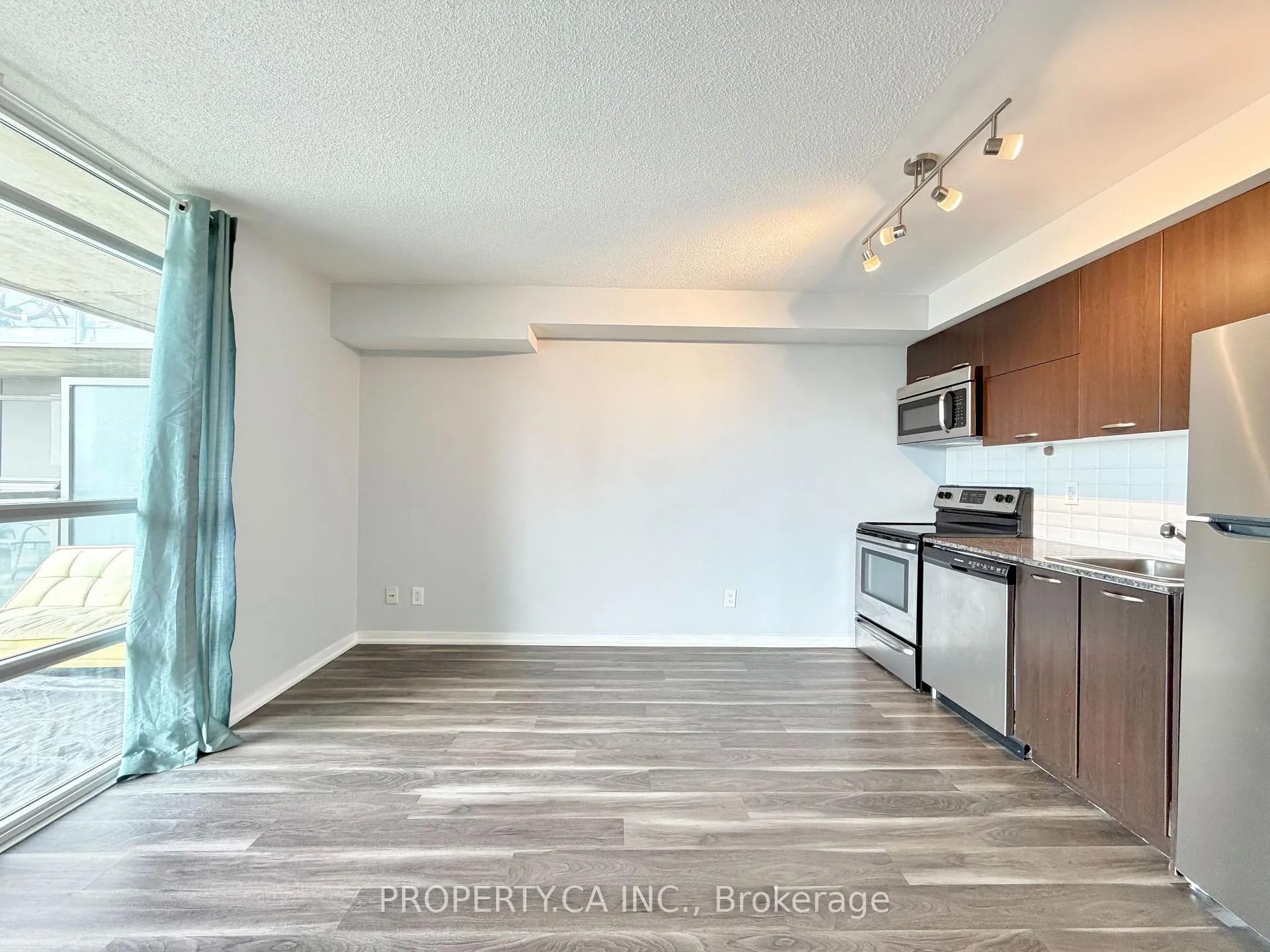 Photo 5 of Unit 1209, 38 Joe Shuster Way, Toronto, South Parkdale — HOMEH