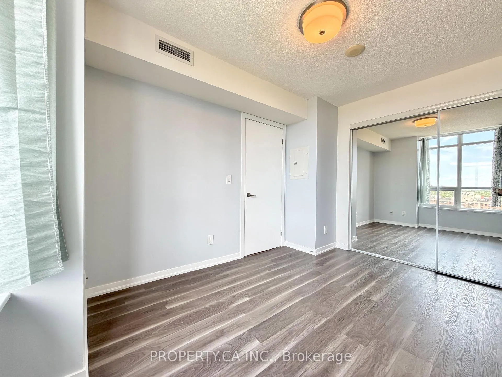 Photo 11 of Unit 1209, 38 Joe Shuster Way, Toronto, South Parkdale — HOMEH
