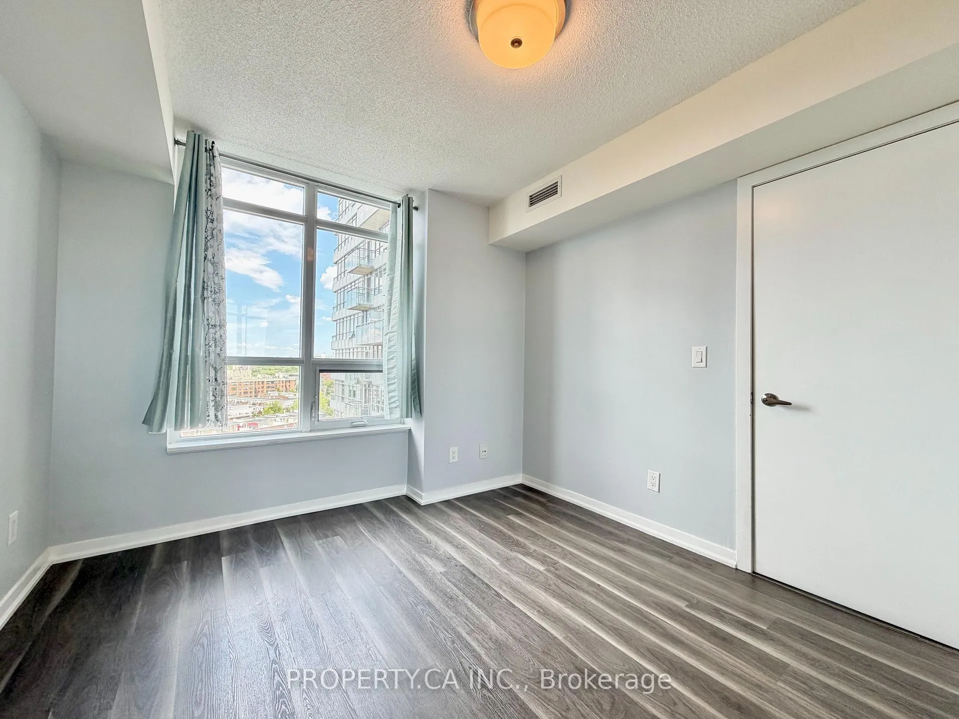 Photo 12 of Unit 1209, 38 Joe Shuster Way, Toronto, South Parkdale — HOMEH