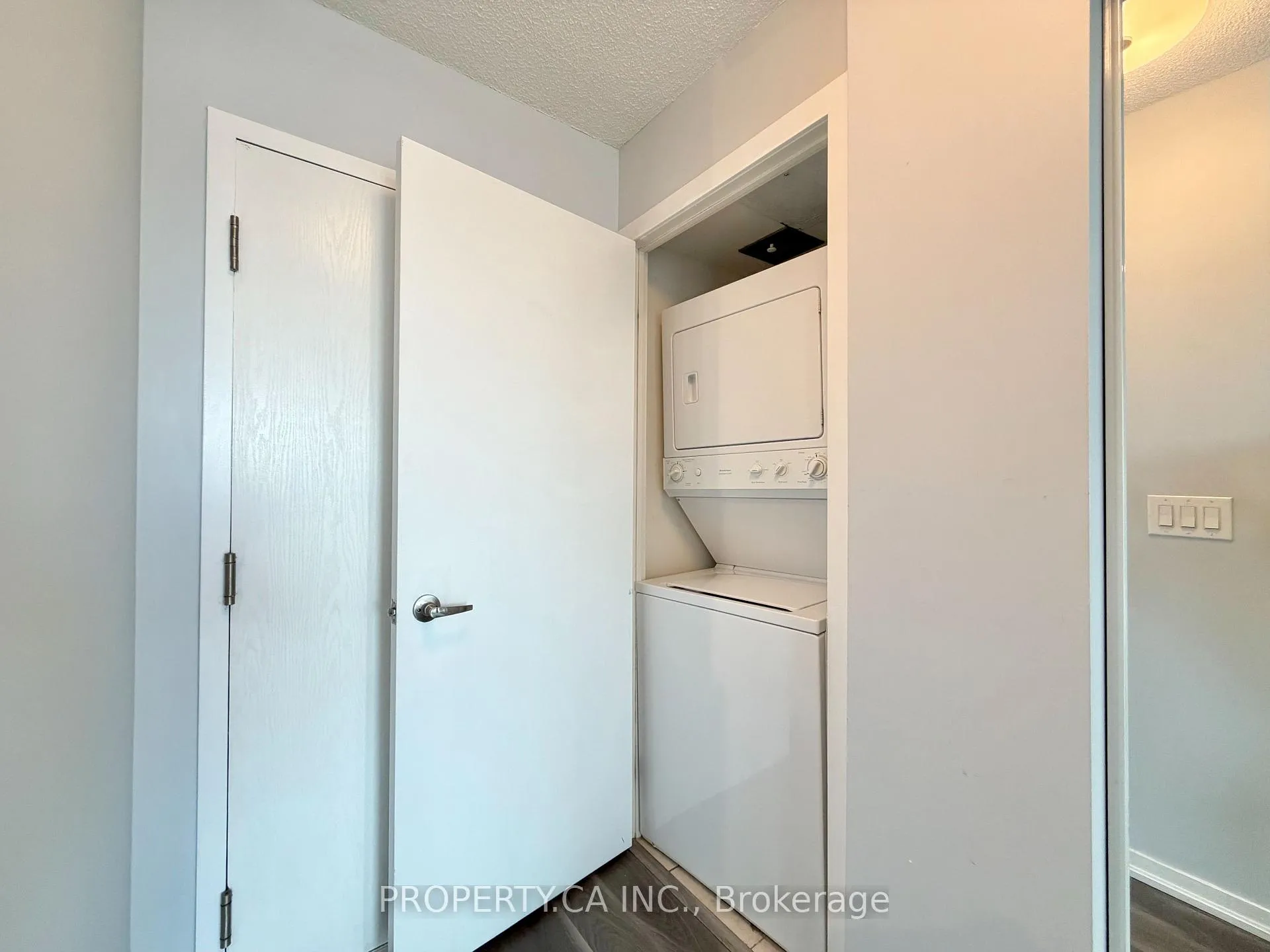 Photo 13 of Unit 1209, 38 Joe Shuster Way, Toronto, South Parkdale — HOMEH