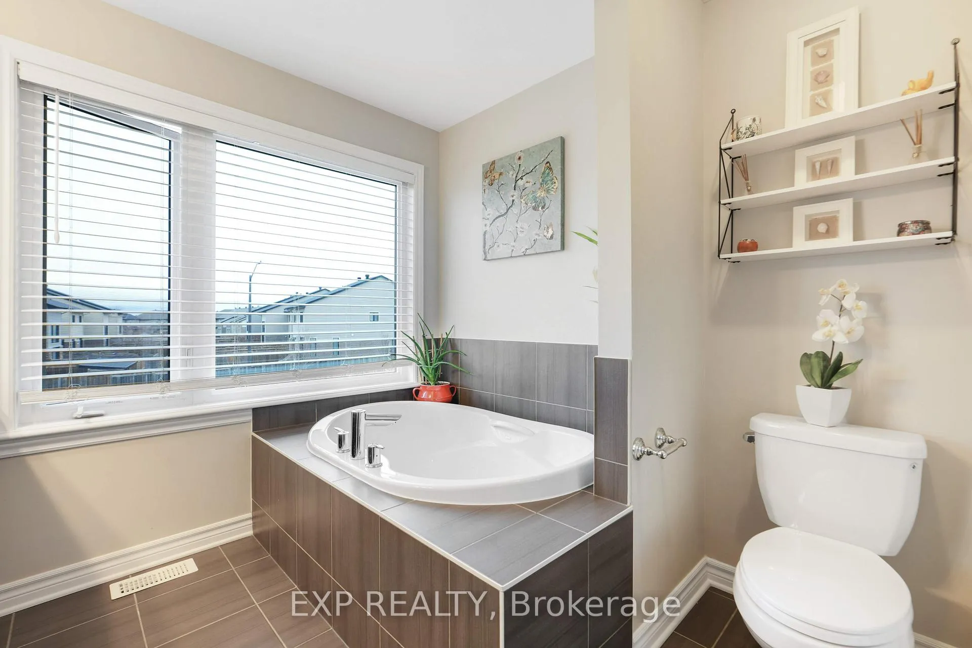 Photo 17 of 529 Stargazer Crescent, Ottawa, Riverside South/Gloucester Glen — HOMEH