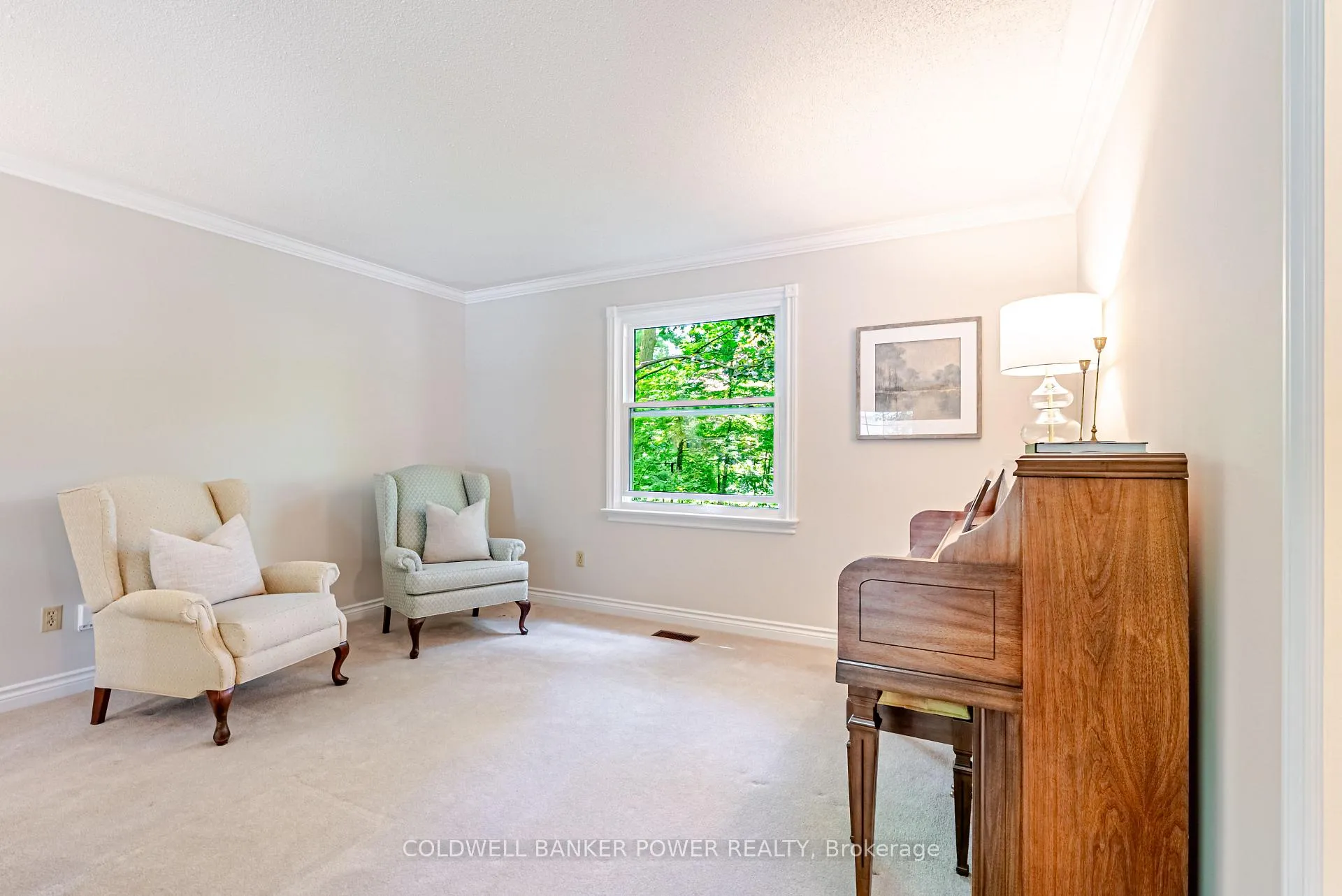 Photo 9 of 64 Leland Place, London, South M — HOMEH