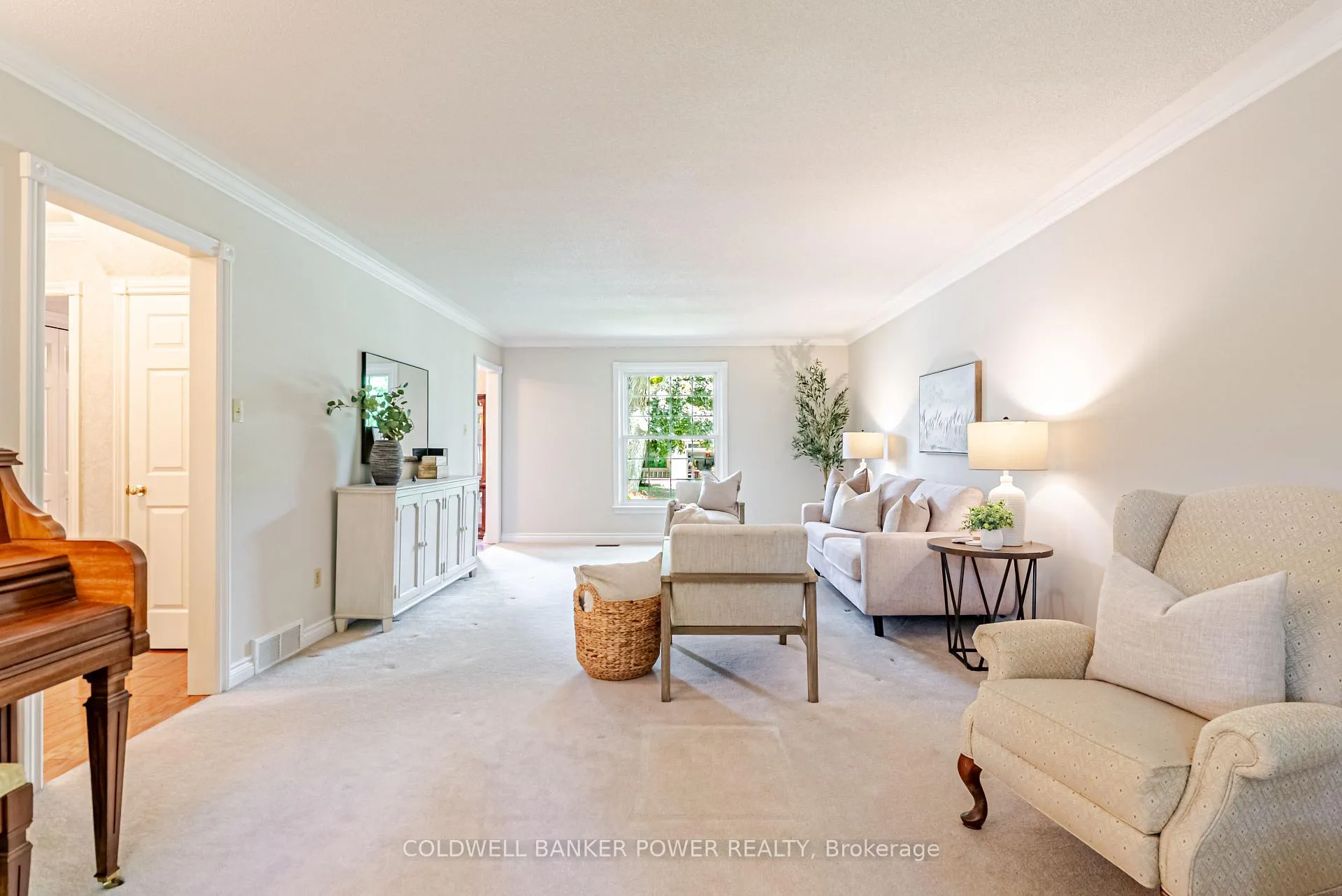 Photo 10 of 64 Leland Place, London, South M — HOMEH
