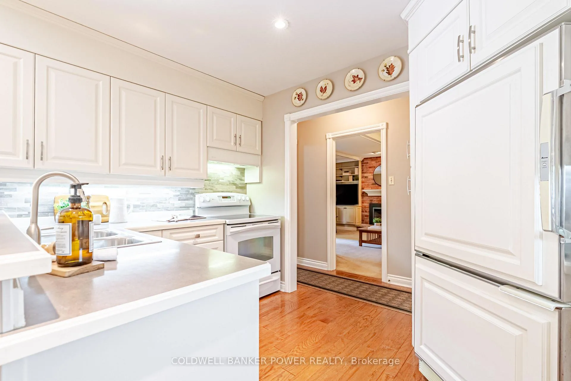 Photo 17 of 64 Leland Place, London, South M — HOMEH