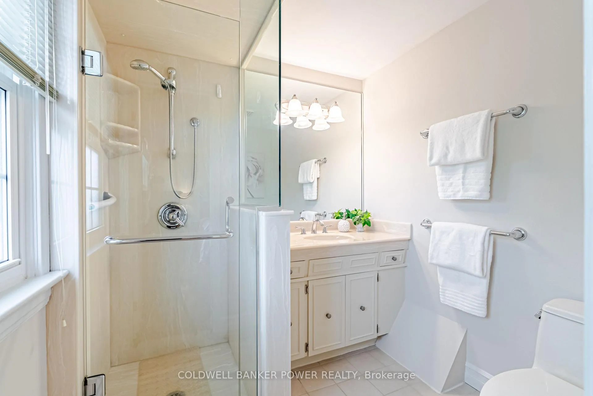 Photo 27 of 64 Leland Place, London, South M — HOMEH