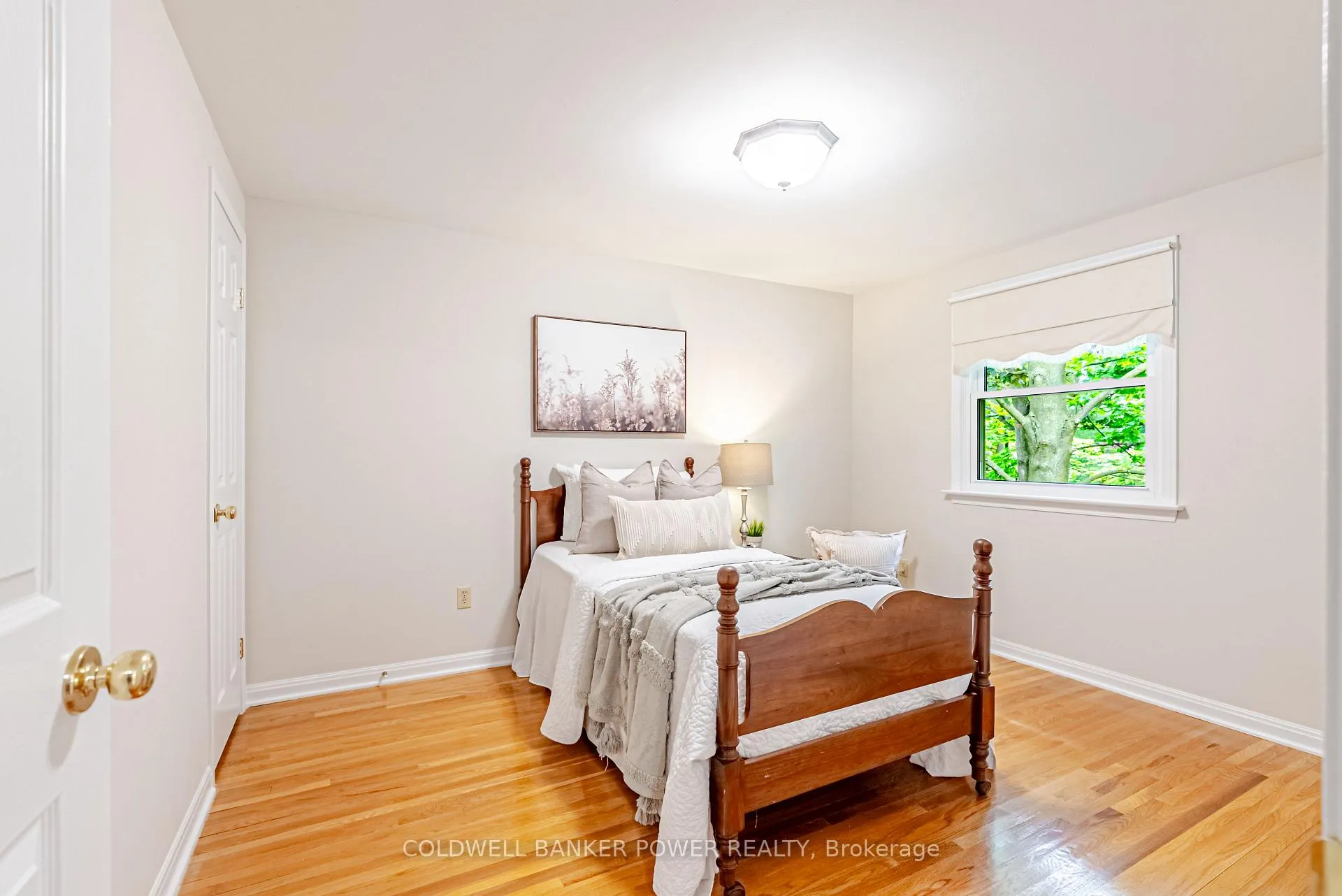 Photo 33 of 64 Leland Place, London, South M — HOMEH