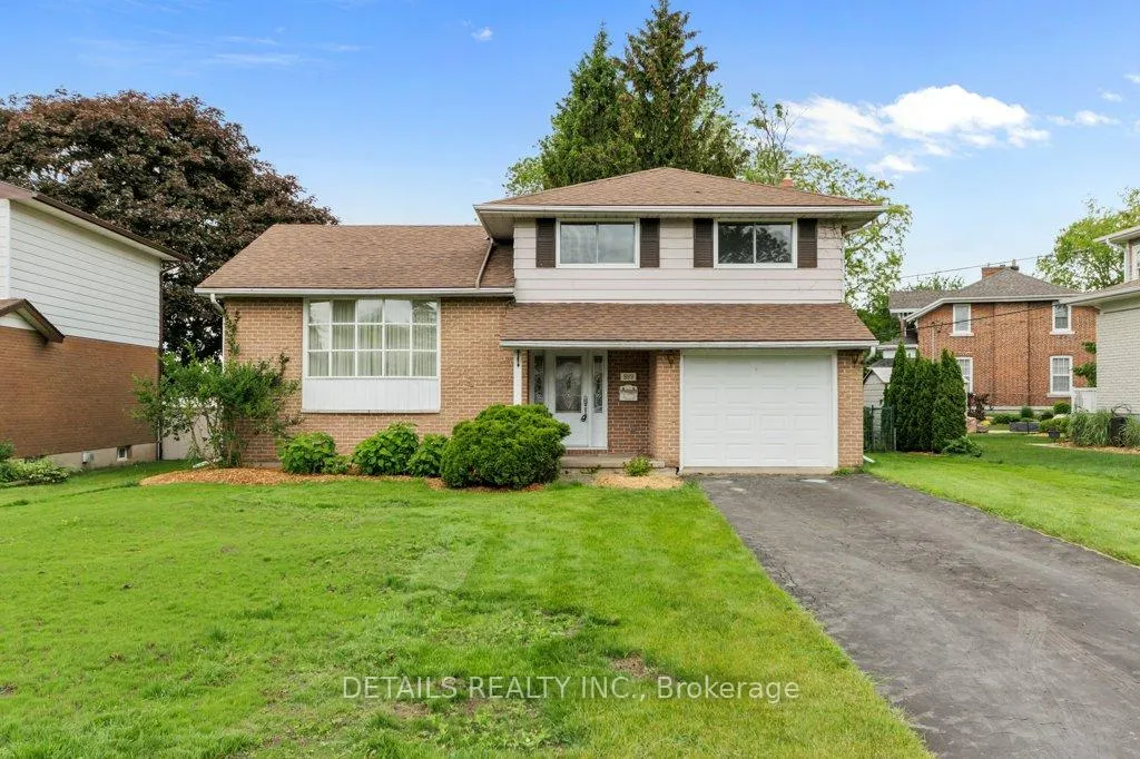 Photo 2 of 899 Percy Crescent, Kingston, City SouthWest — HOMEH