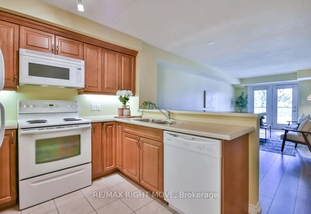 Photo 9 of Unit 313, 486 Laclie Street, Orillia — HOMEH