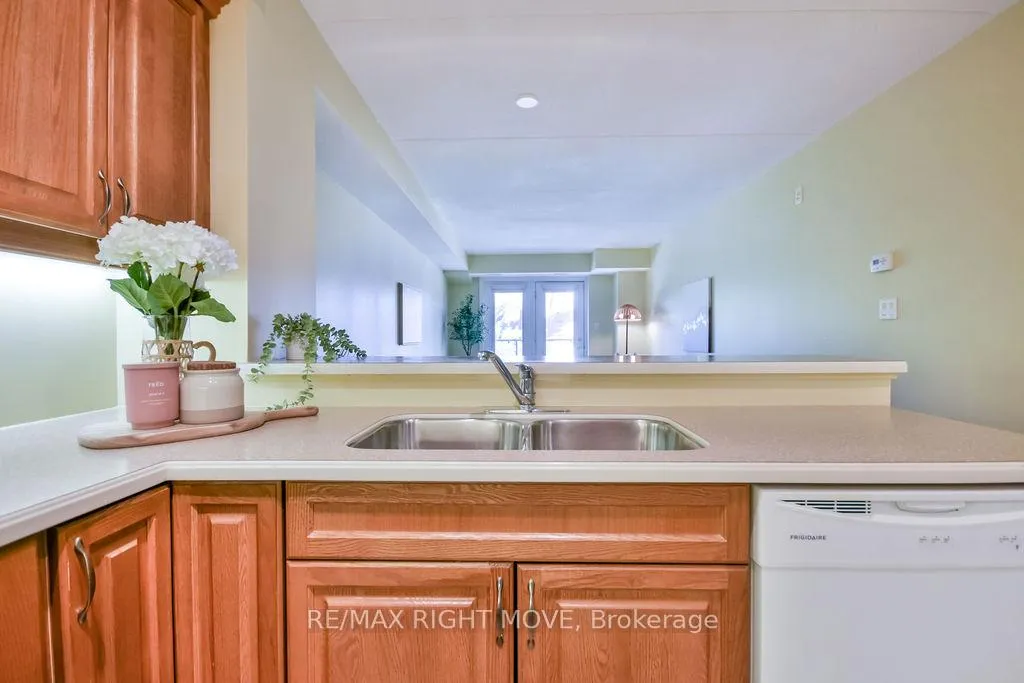 Photo 15 of Unit 313, 486 Laclie Street, Orillia — HOMEH