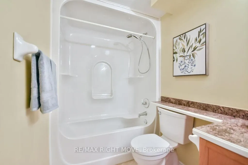 Photo 37 of Unit 313, 486 Laclie Street, Orillia — HOMEH