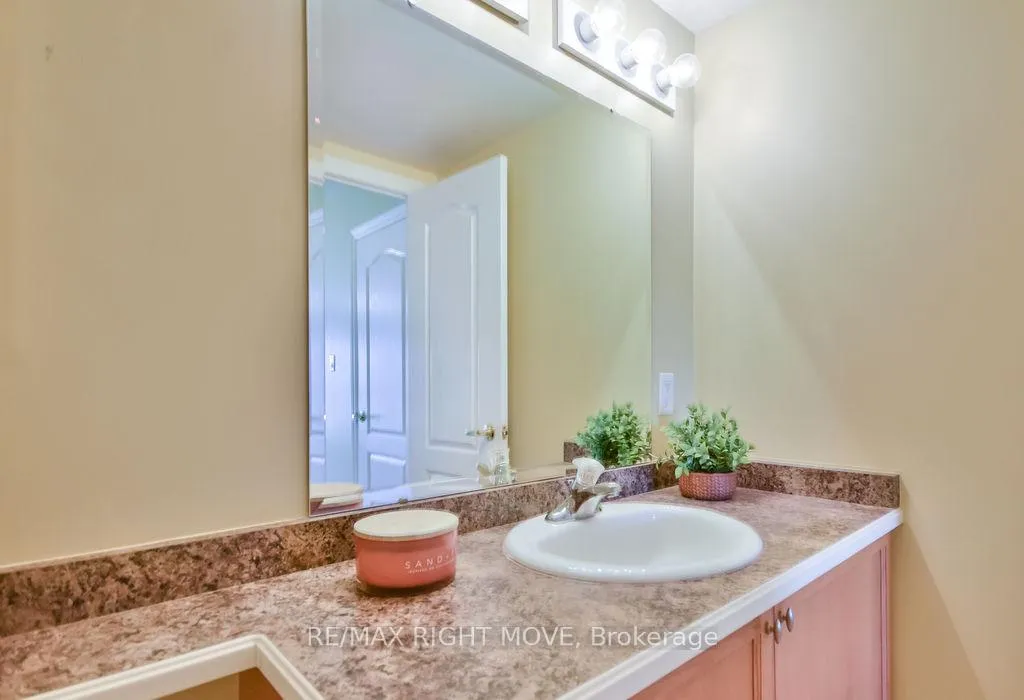 Photo 38 of Unit 313, 486 Laclie Street, Orillia — HOMEH