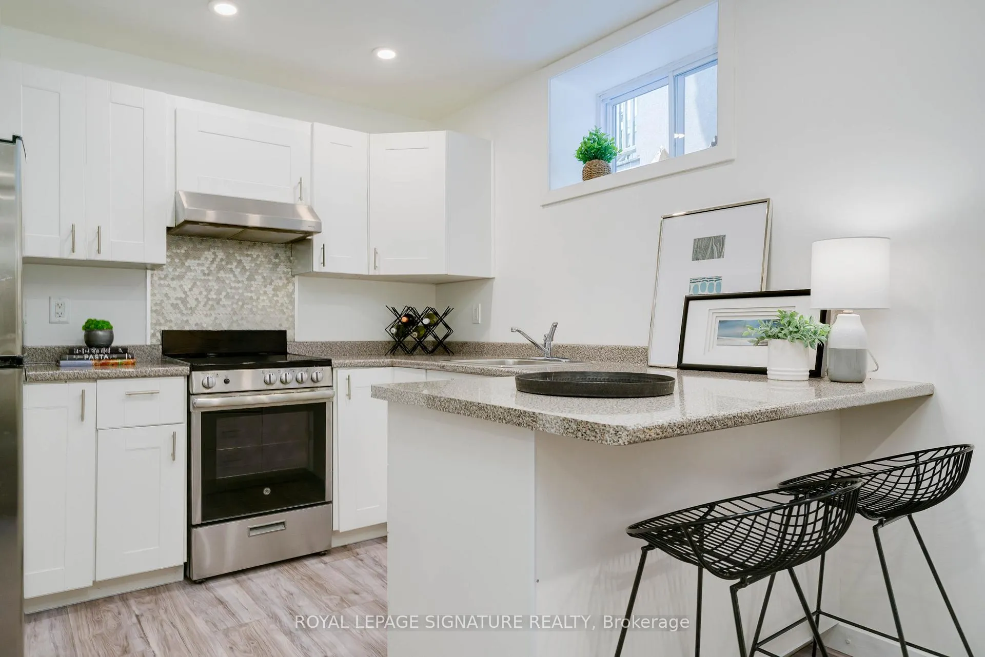 Photo 2 of Unit Lower, 27 Coleridge Avenue, Toronto, Woodbine-Lumsden — HOMEH