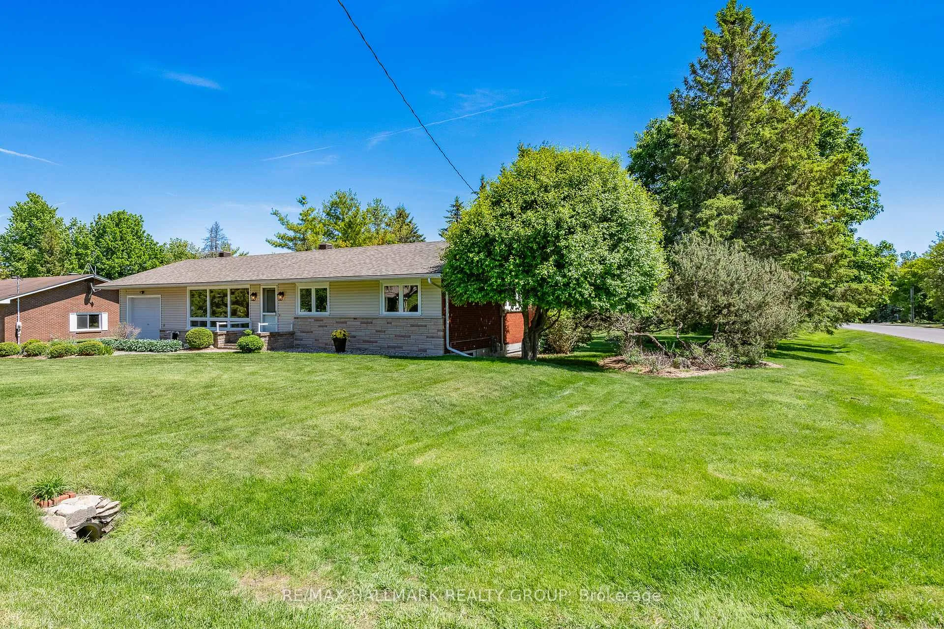 Photo 3 of 7866 Lawrence Street, Ottawa, Vernon — HOMEH