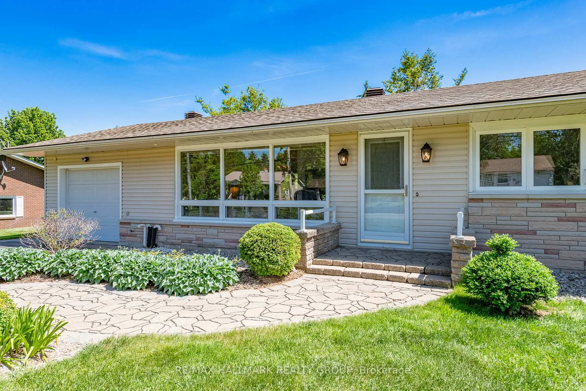 Photo 4 of 7866 Lawrence Street, Ottawa, Vernon — HOMEH