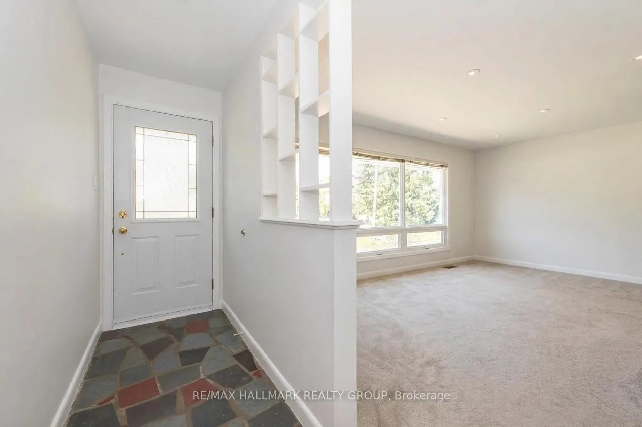 Photo 5 of 7866 Lawrence Street, Ottawa, Vernon — HOMEH