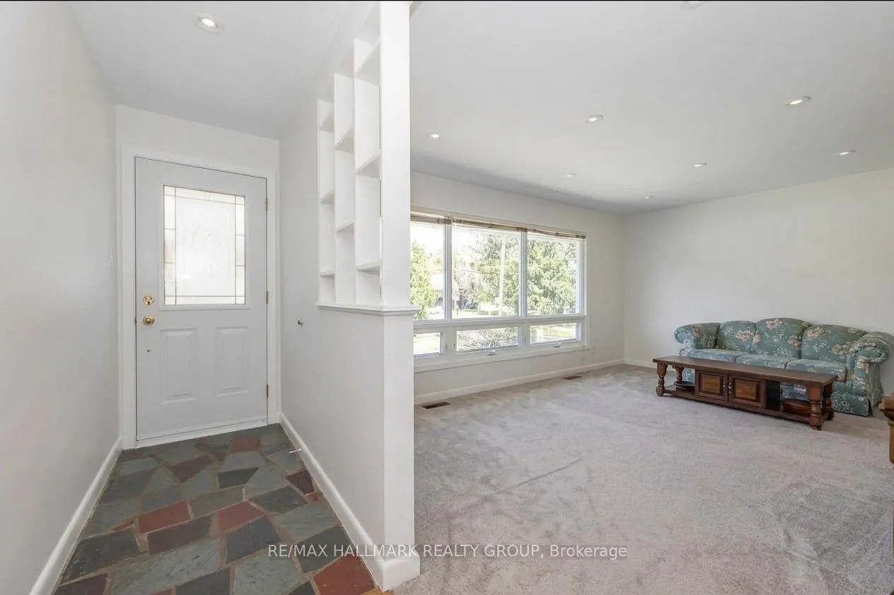 Photo 6 of 7866 Lawrence Street, Ottawa, Vernon — HOMEH