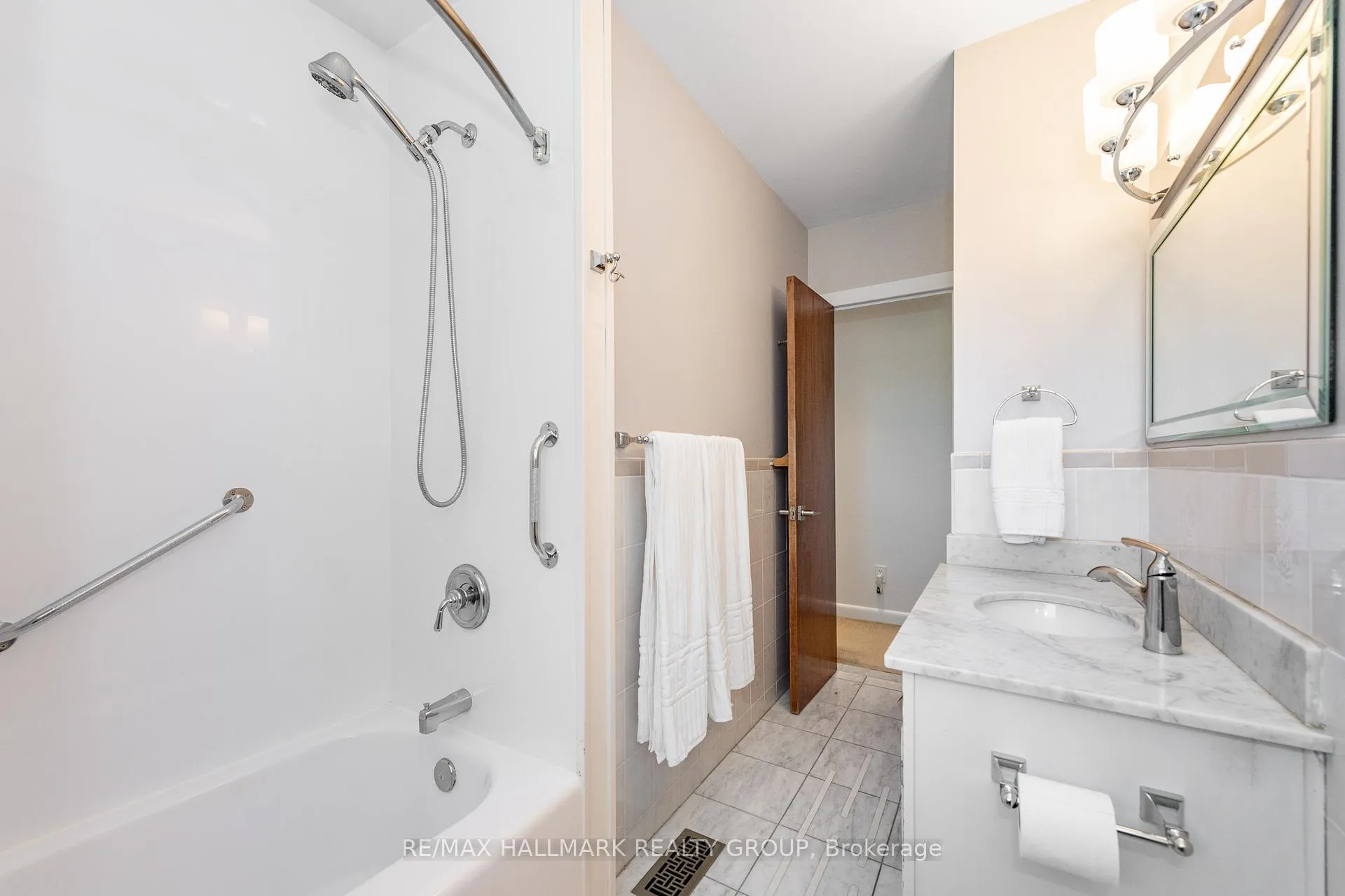 Photo 21 of 7866 Lawrence Street, Ottawa, Vernon — HOMEH