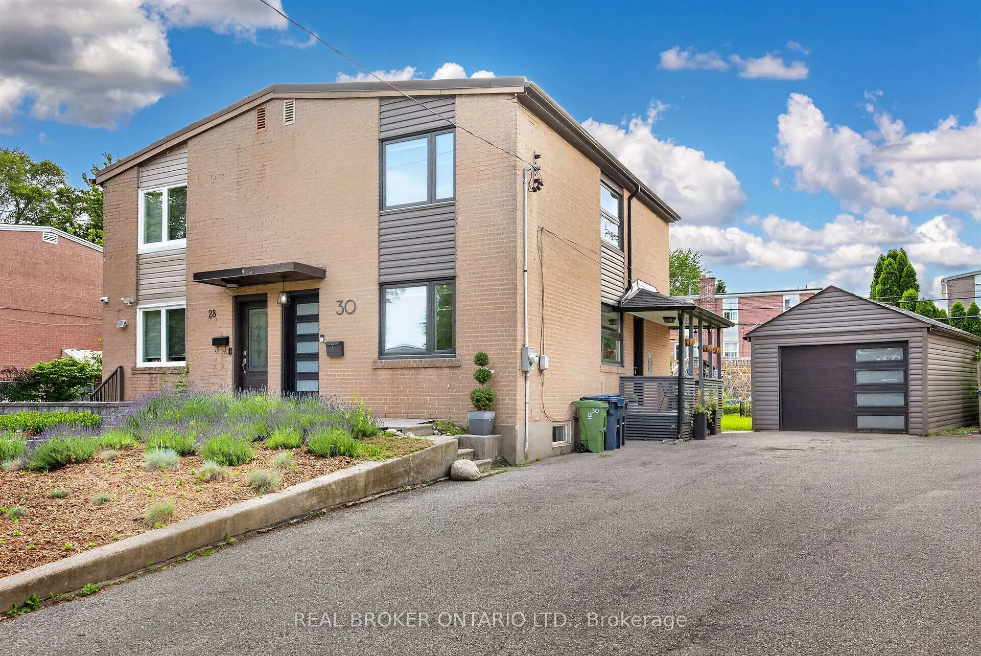 Photo 3 of 30 Willowmount Drive, Scarborough, Clairlea-Birchmount — HOMEH