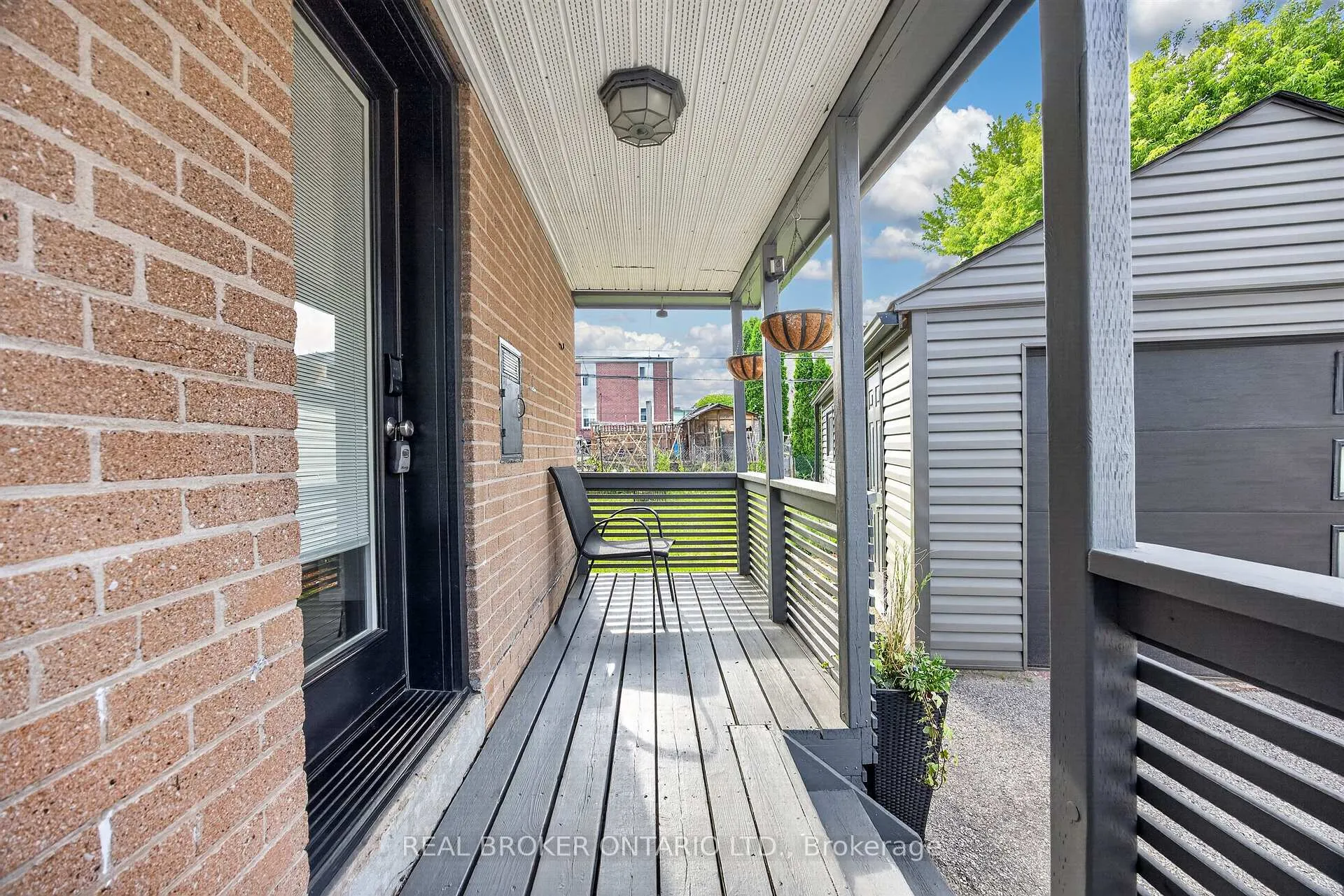 Photo 4 of 30 Willowmount Drive, Scarborough, Clairlea-Birchmount — HOMEH
