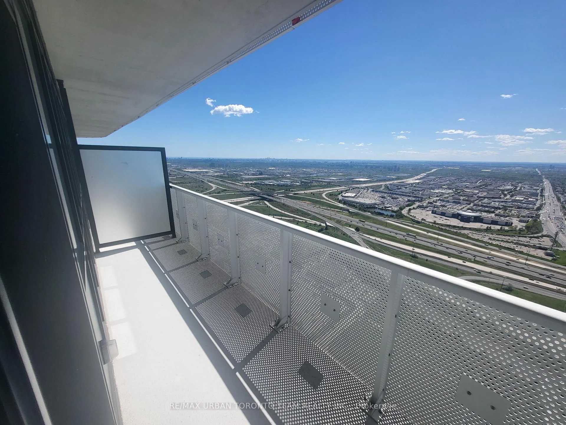 Photo 3 of Unit 6308, 225 Commerce Street, Vaughan, Vaughan Corporate Centre — HOMEH