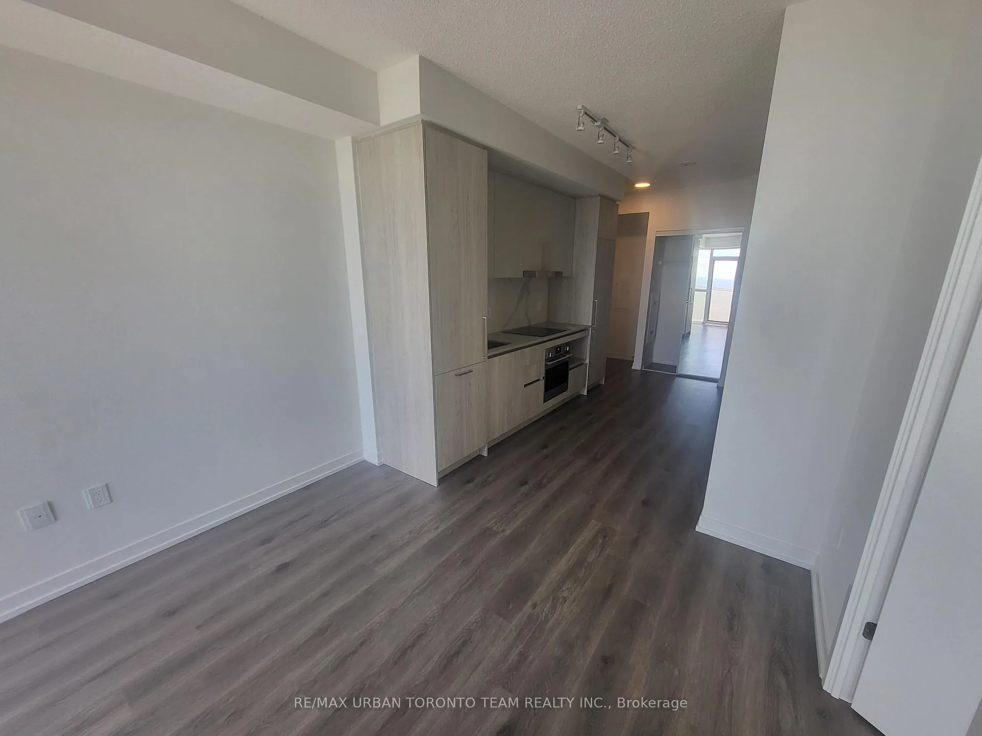 Photo 5 of Unit 6308, 225 Commerce Street, Vaughan, Vaughan Corporate Centre — HOMEH