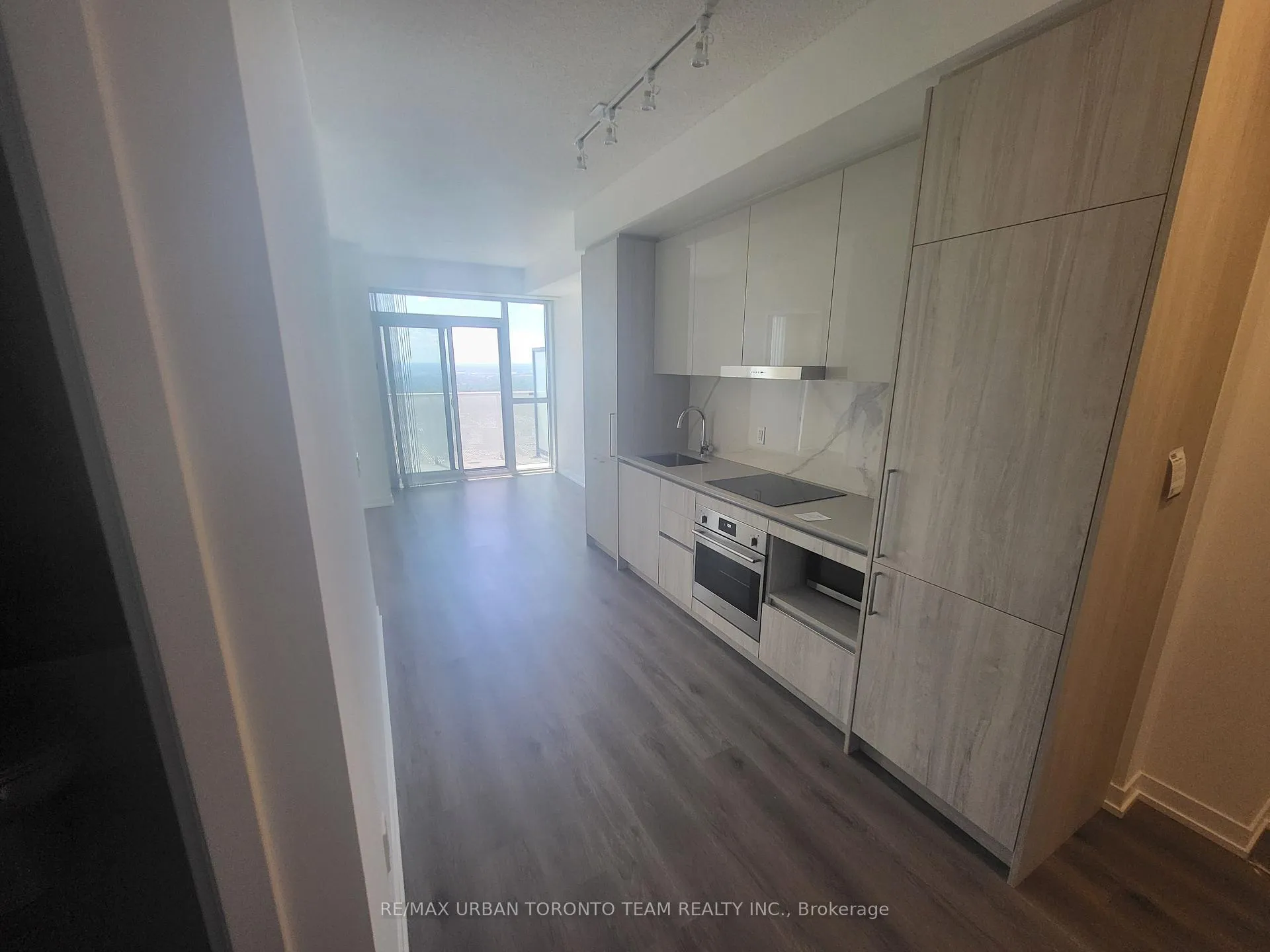 Photo 6 of Unit 6308, 225 Commerce Street, Vaughan, Vaughan Corporate Centre — HOMEH