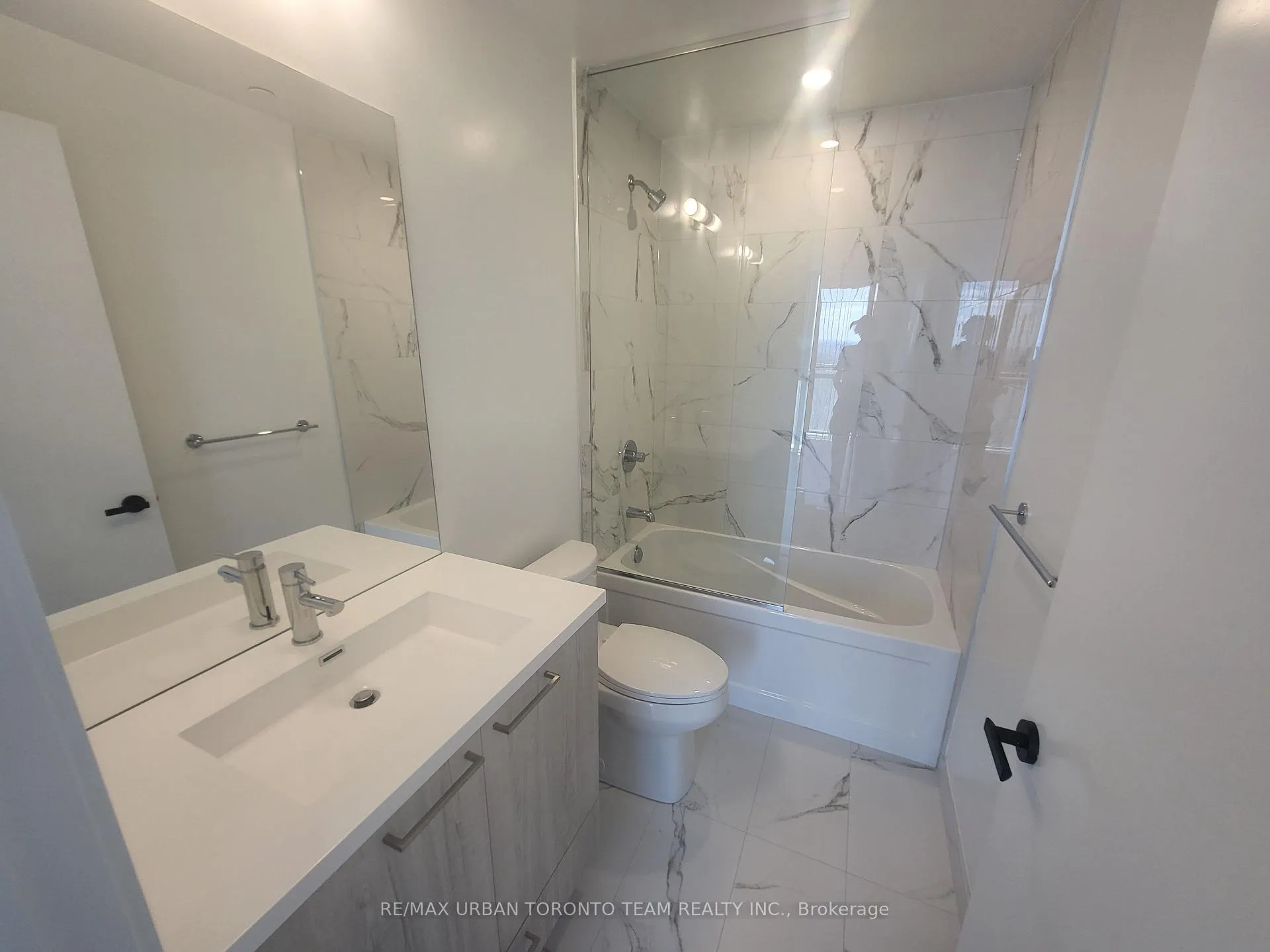 Photo 11 of Unit 6308, 225 Commerce Street, Vaughan, Vaughan Corporate Centre — HOMEH