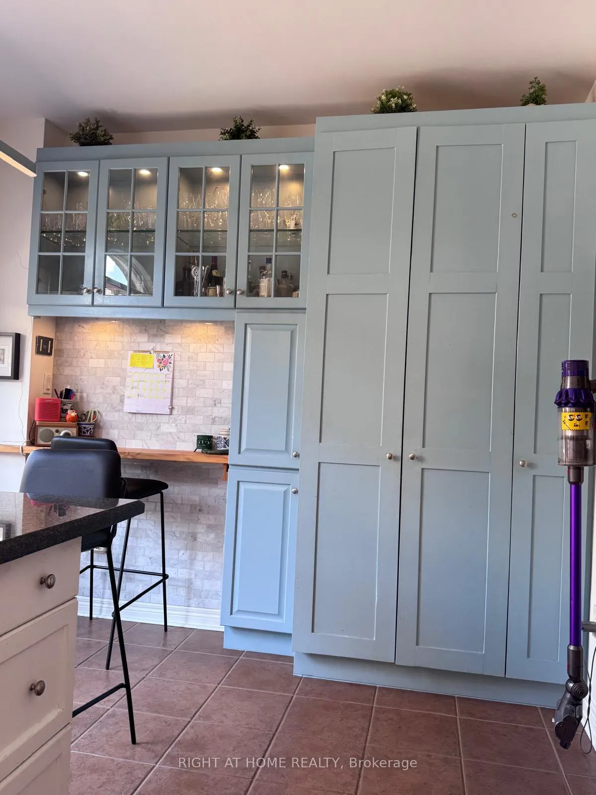 Photo 8 of 2-116 Evans Avenue, Etobicoke, Mimico — HOMEH