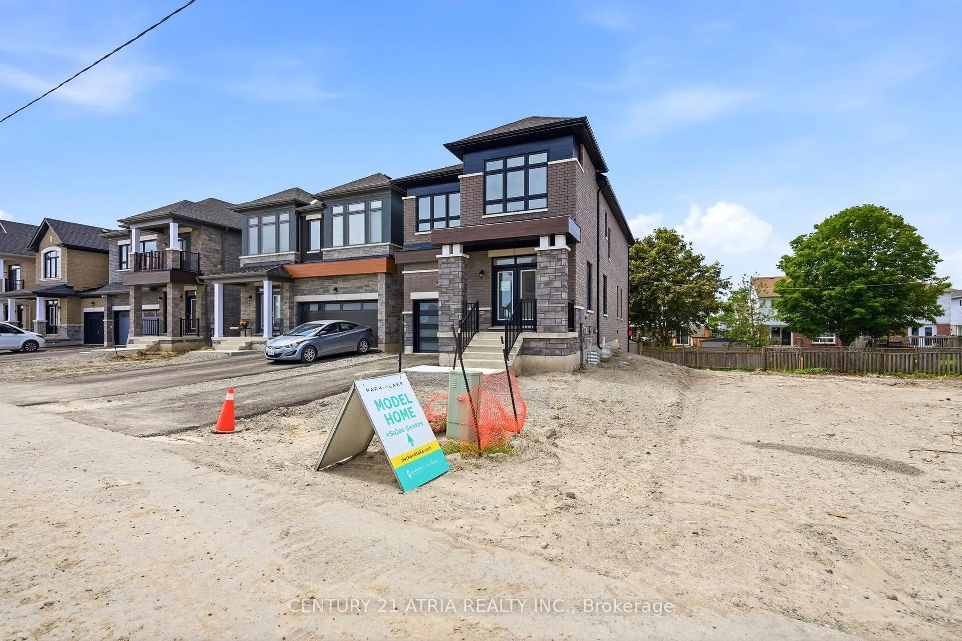 Photo 4 of 1460 Mayport Drive, Oshawa, Lakeview — HOMEH