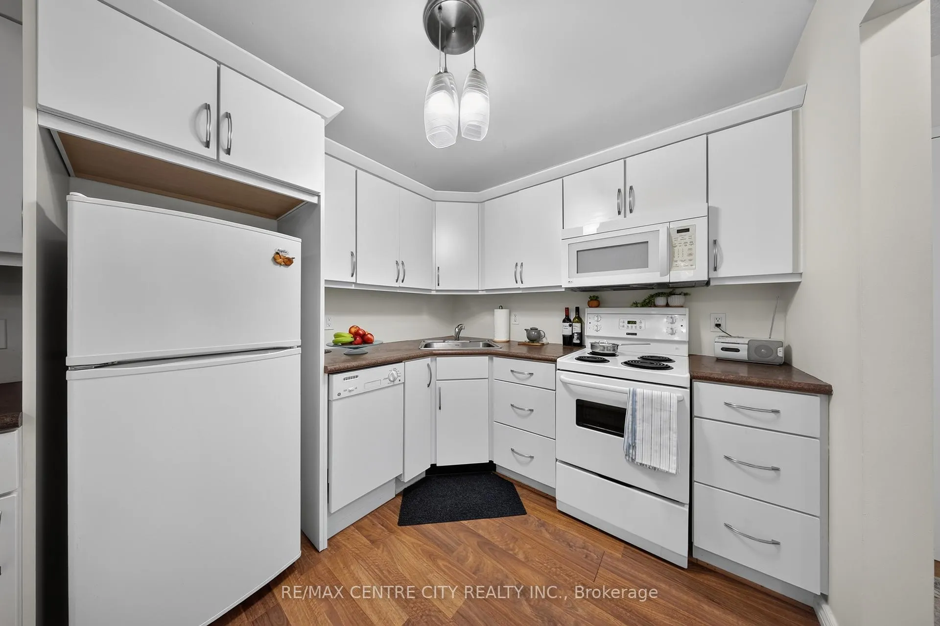 Photo 11 of Unit 309, 729 Deveron Crescent, London, South T — HOMEH