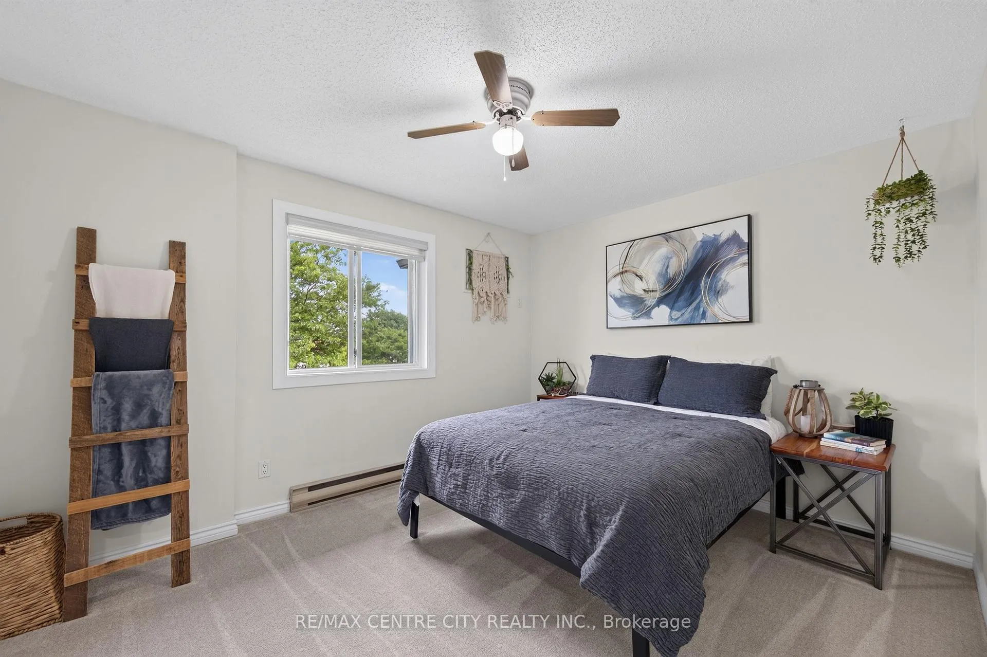 Photo 12 of Unit 309, 729 Deveron Crescent, London, South T — HOMEH
