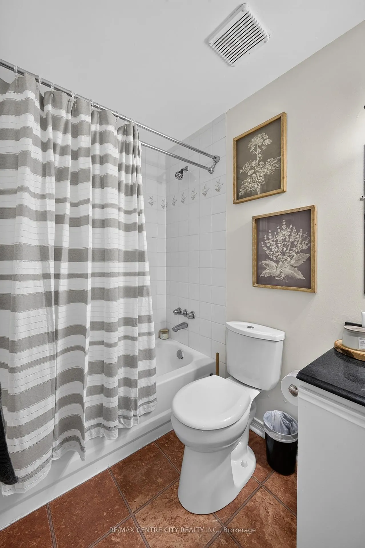 Photo 13 of Unit 309, 729 Deveron Crescent, London, South T — HOMEH