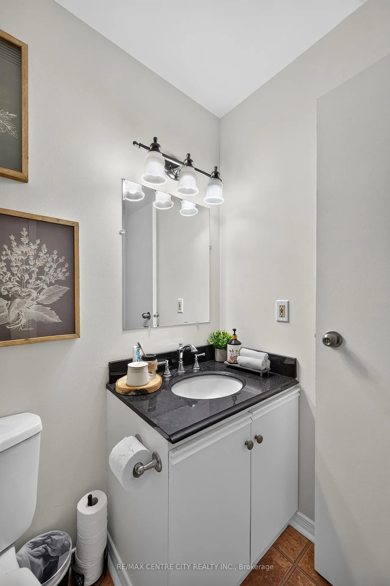 Photo 14 of Unit 309, 729 Deveron Crescent, London, South T — HOMEH