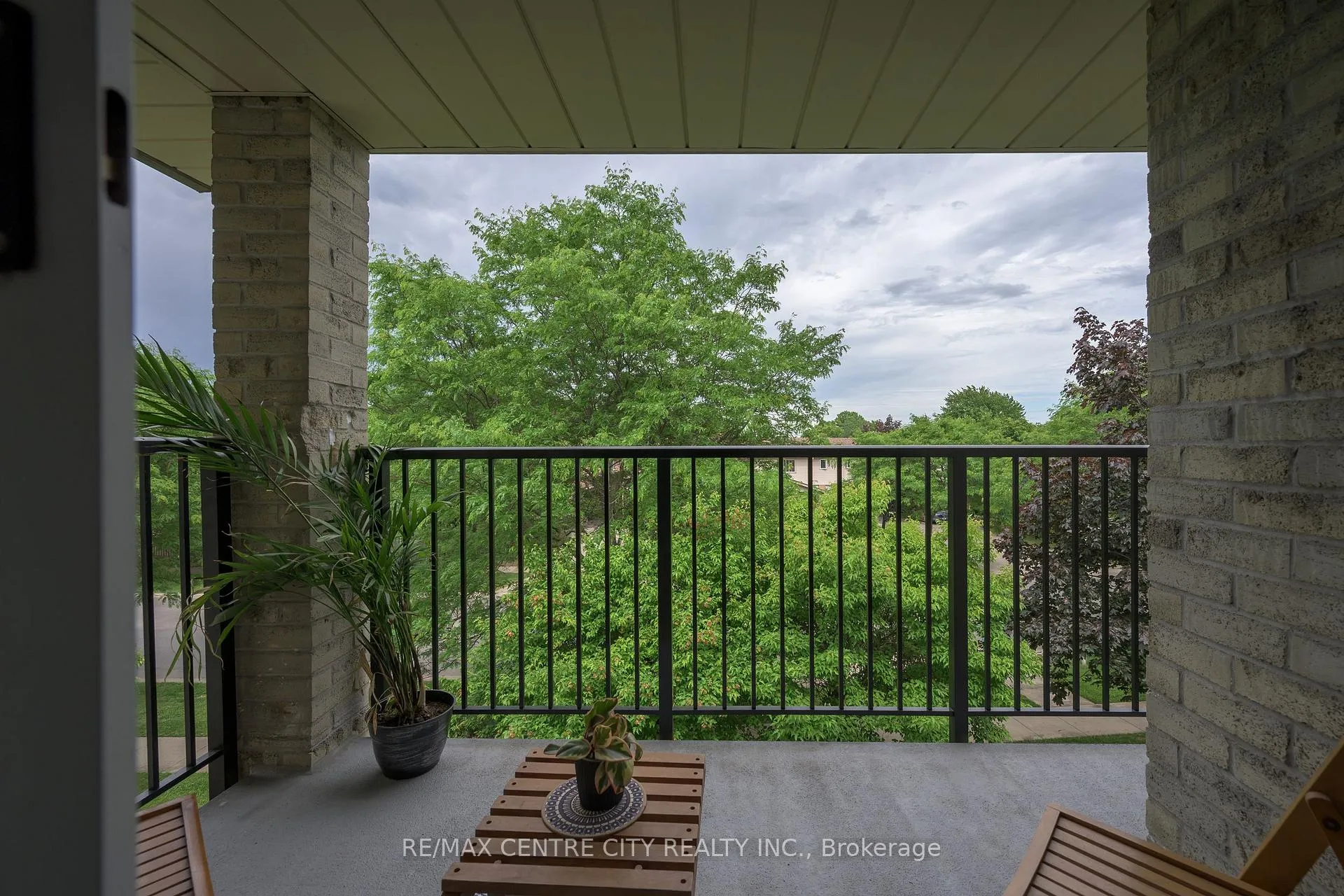 Photo 16 of Unit 309, 729 Deveron Crescent, London, South T — HOMEH