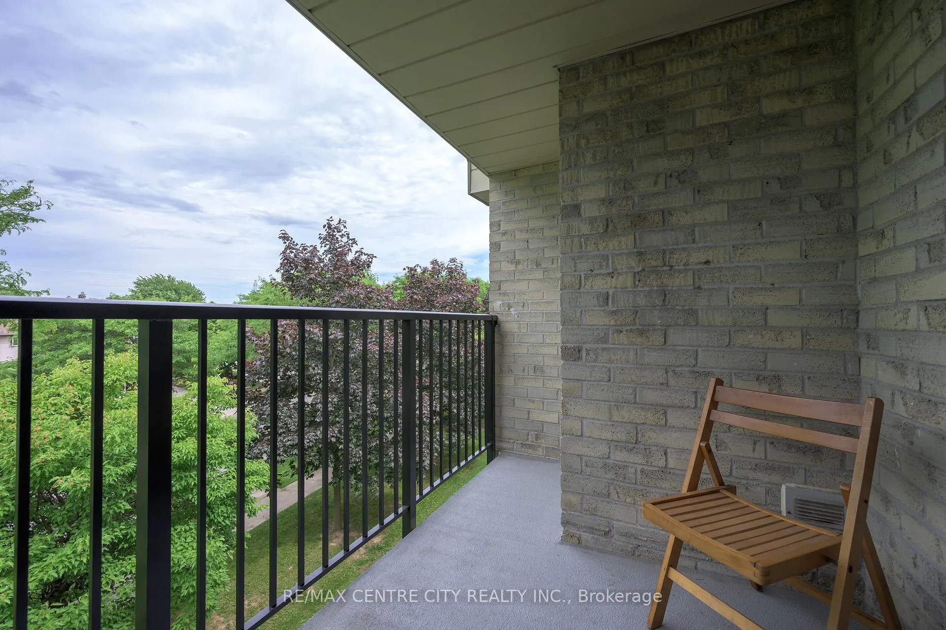 Photo 18 of Unit 309, 729 Deveron Crescent, London, South T — HOMEH