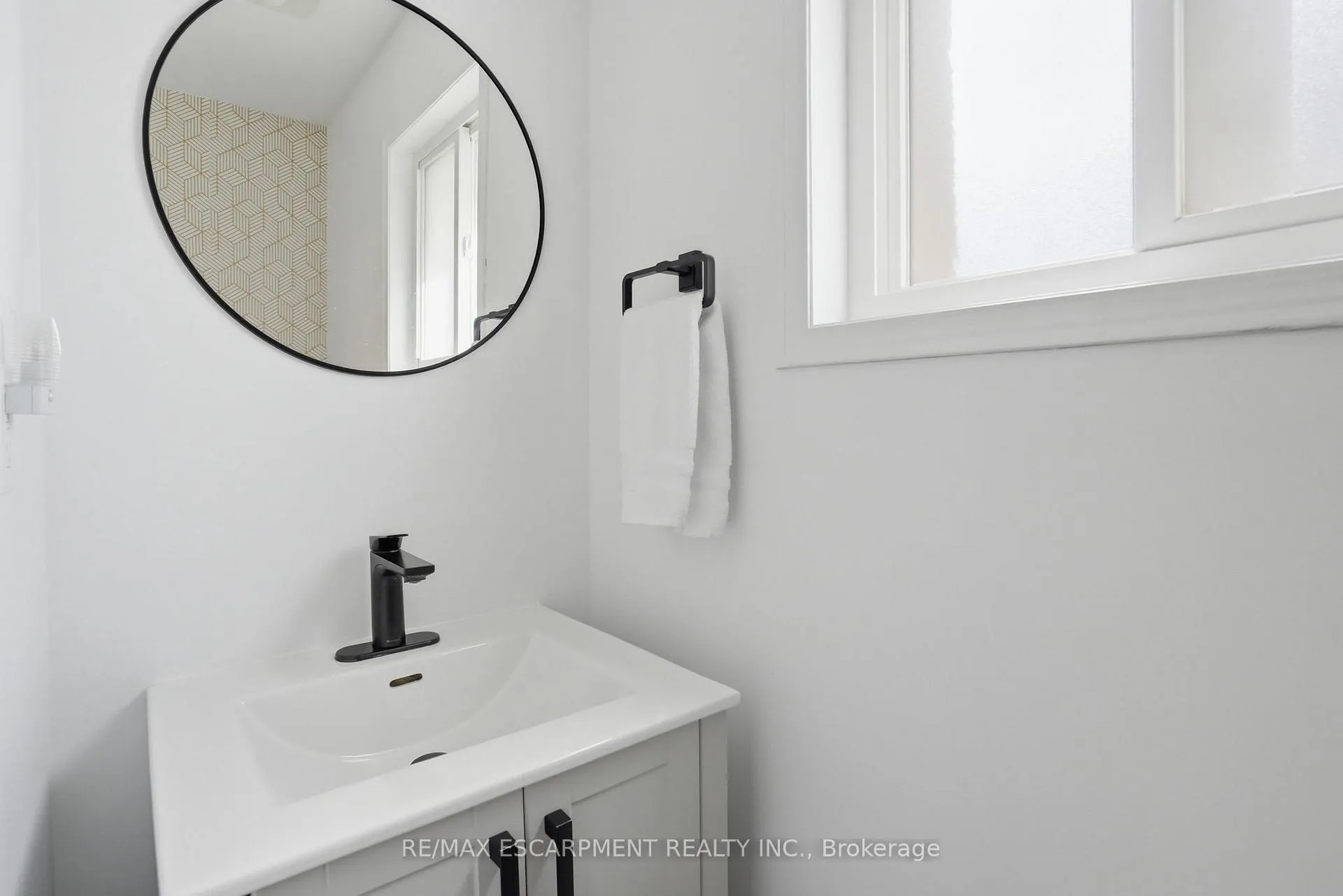 Photo 18 of 263 Windwood Drive, Hamilton, Binbrook — HOMEH